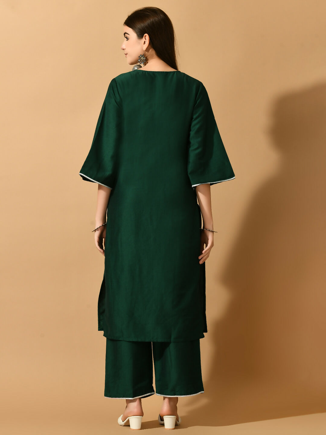 Myshka Women's Green Embroidered Party Kurta Sets
