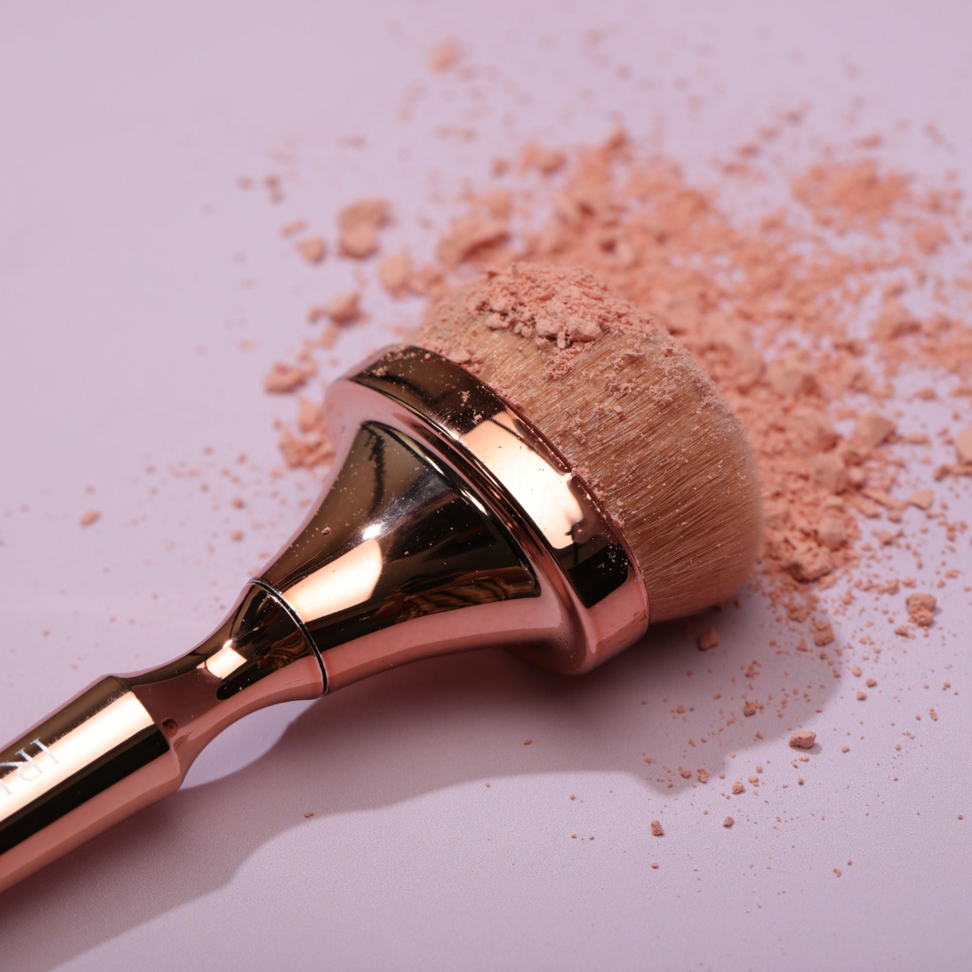 IRIS COSMETICS Luminous HD Powder Brush