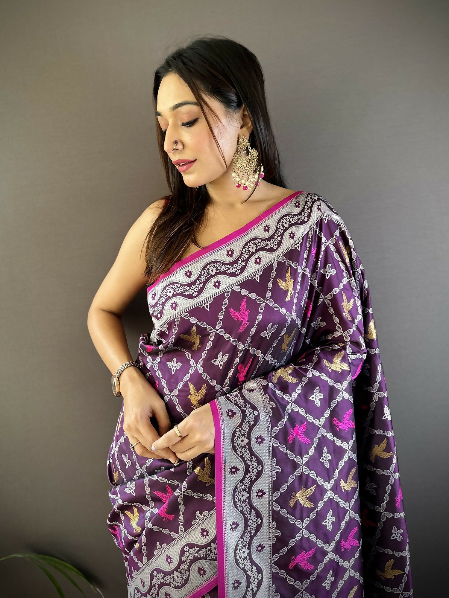 Joban Fashion Purple Jacquard Woven Pattern Lichi Soft Silk Banarasi Saree