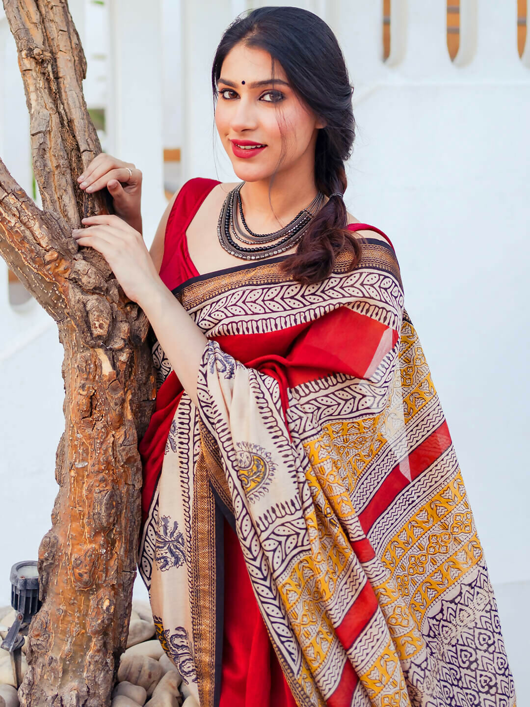 Zibaa Hand-Blocked Pure Maheshwari Silk Red Saree - Distacart