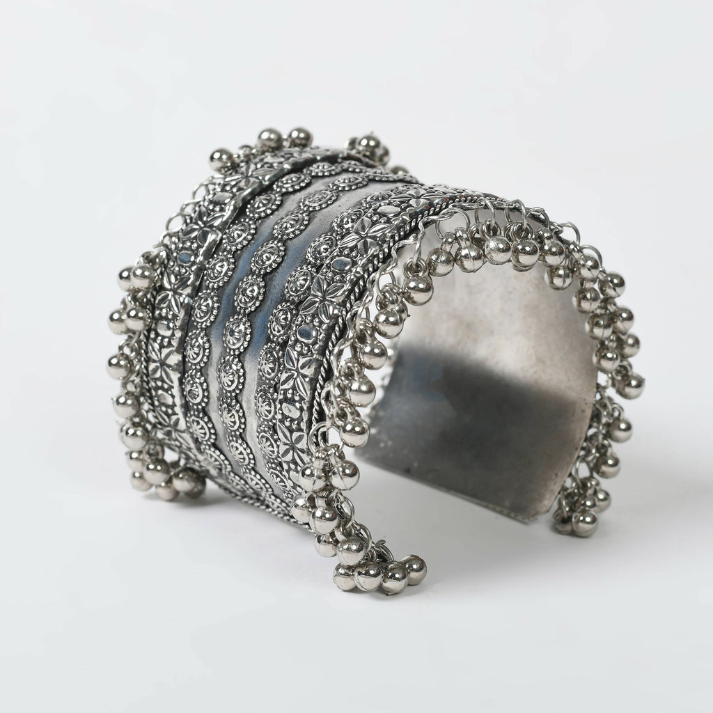Mominos Fashion Joharkamal Oxidised Silver-Plated Ghungroo Handcraft Bracelet - Design 025 - Distacart