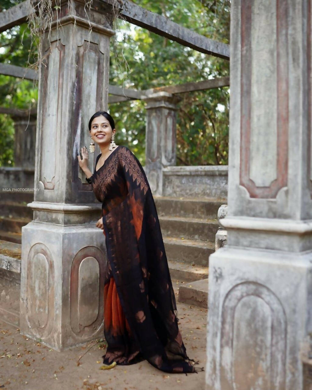 DEIANA'S Beautiful Designer Golden zari Soft Lichi Silk Saree - Orange