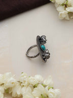 trueBrowns Silver Tone Abstract Oval Ring