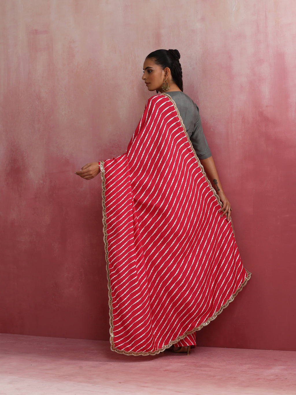 trueBrowns Pink Muslin Silk Saree