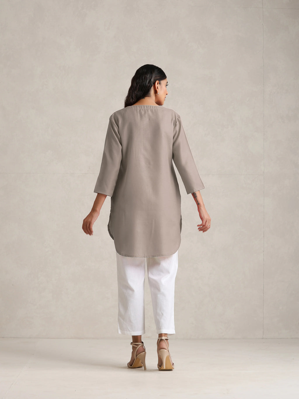 trueBrowns Light Grey Cotton Blend Short Kurta - Distacart