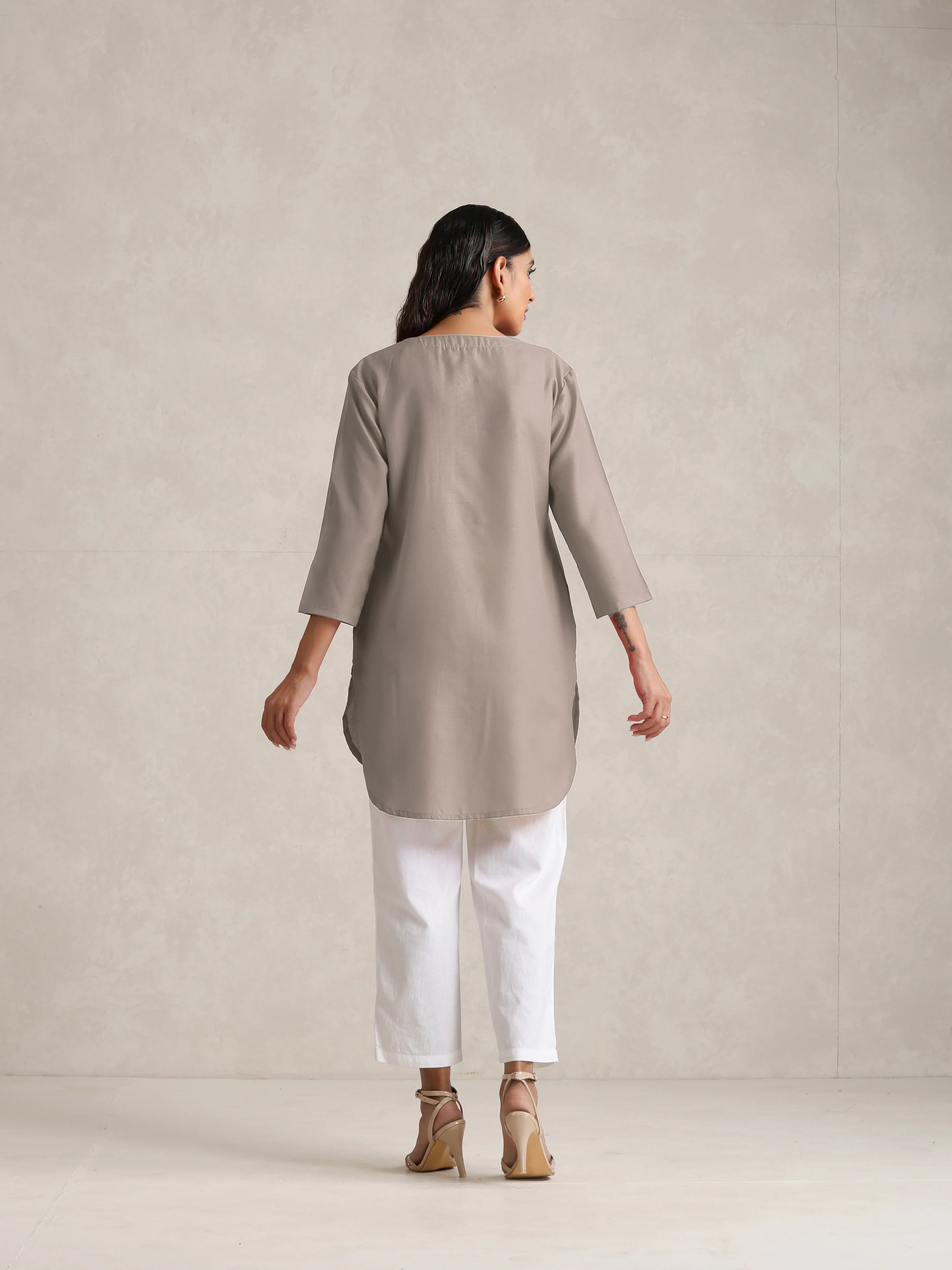 trueBrowns Light Grey Cotton Blend Short Kurta - Distacart