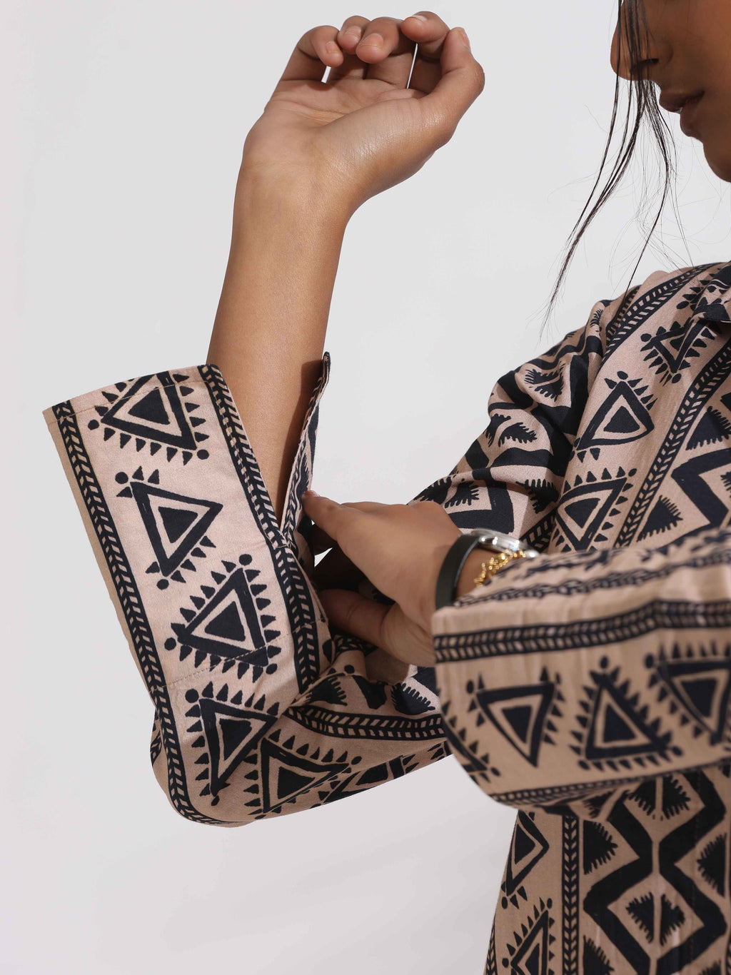 trueBrowns Beige Cotton Geometric Print Shirt Kurta Set - Distacart