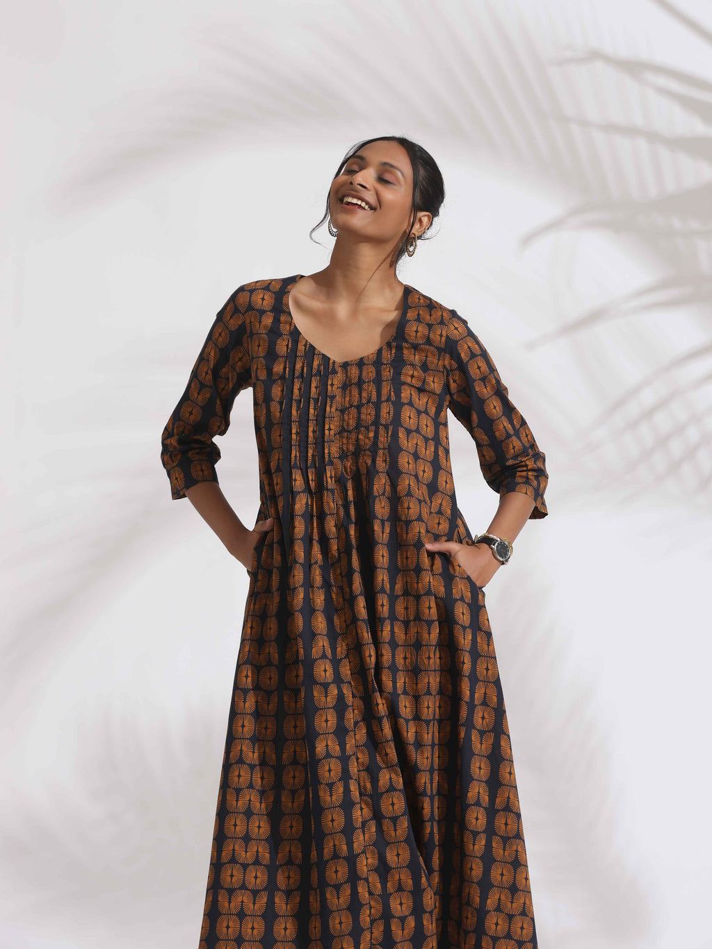 trueBrowns Black Cotton Print Pleated Flared Kurta Set - Distacart