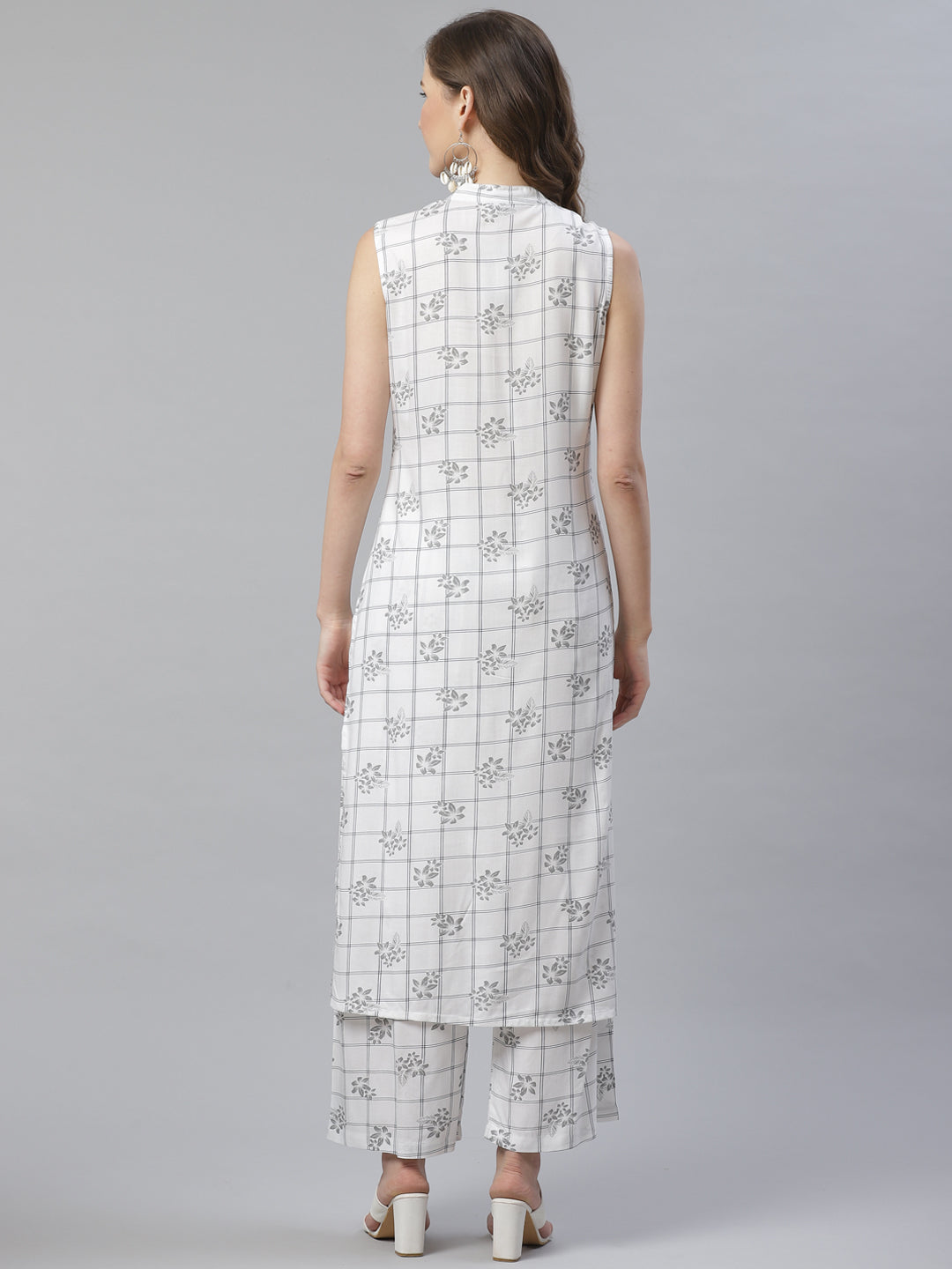 Jompers Women White & Black Floral Printed Kurta with Palazzos - Distacart