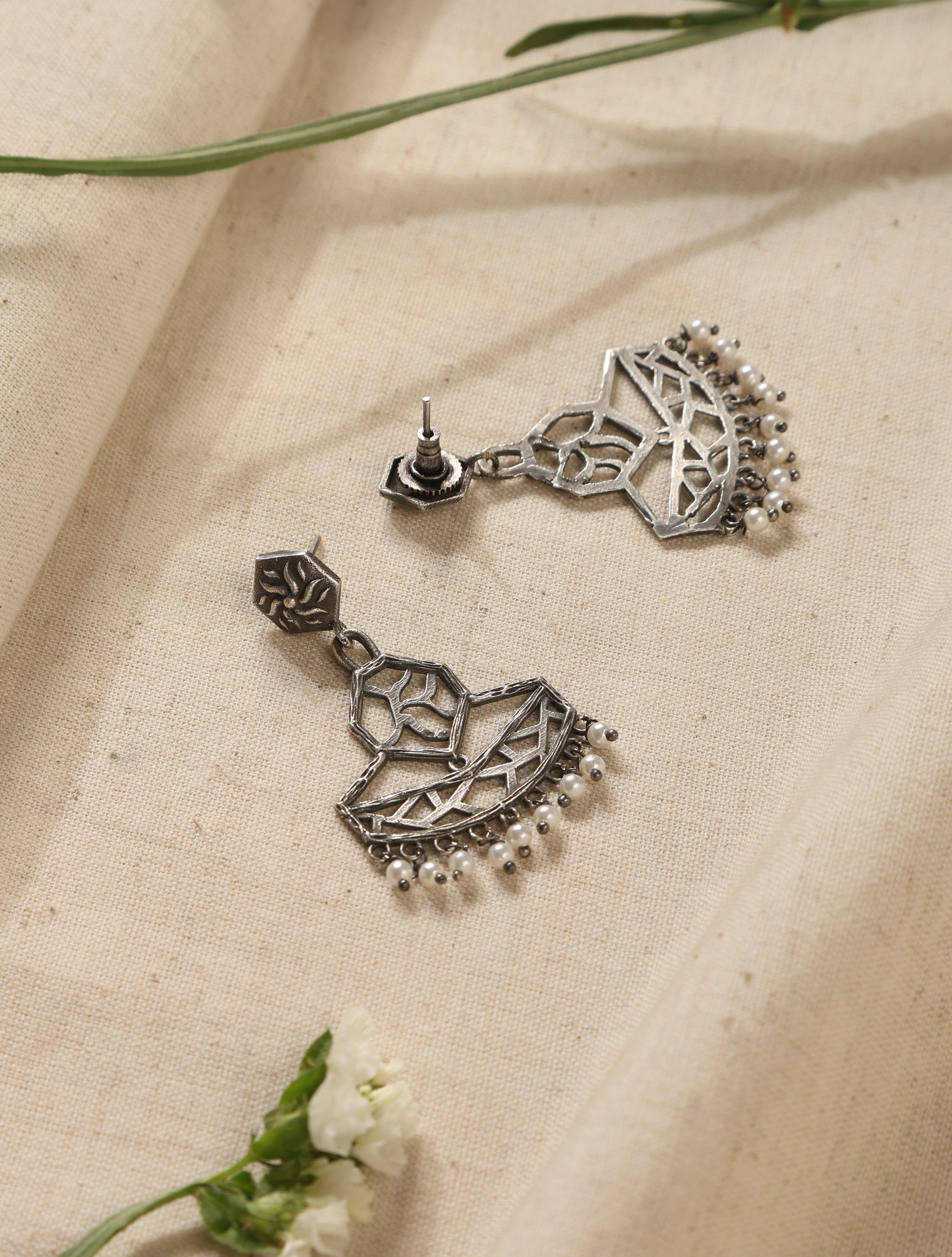 trueBrowns Silver Jaali Earrings - Distacart