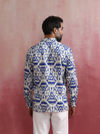 trueBrowns Men's Blue Ikat Print Cambric Shirt