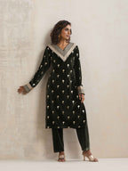 trueBrowns Green Velvet Floral Embroidered Kurta Pant Dupatta Set - Distacart