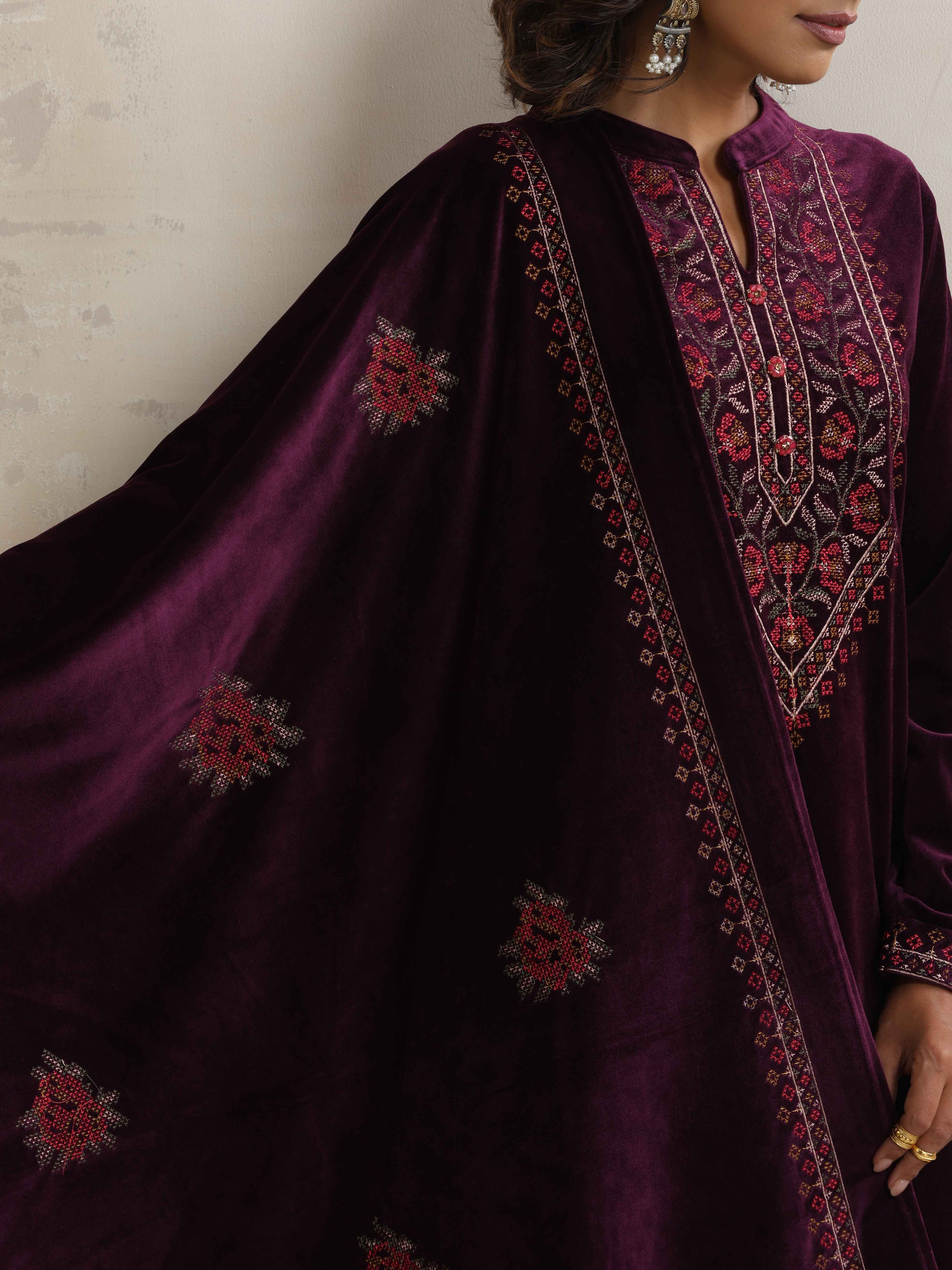 trueBrowns Purple Velvet Floral Embroidered Kurta Pant Dupatta Set - Distacart
