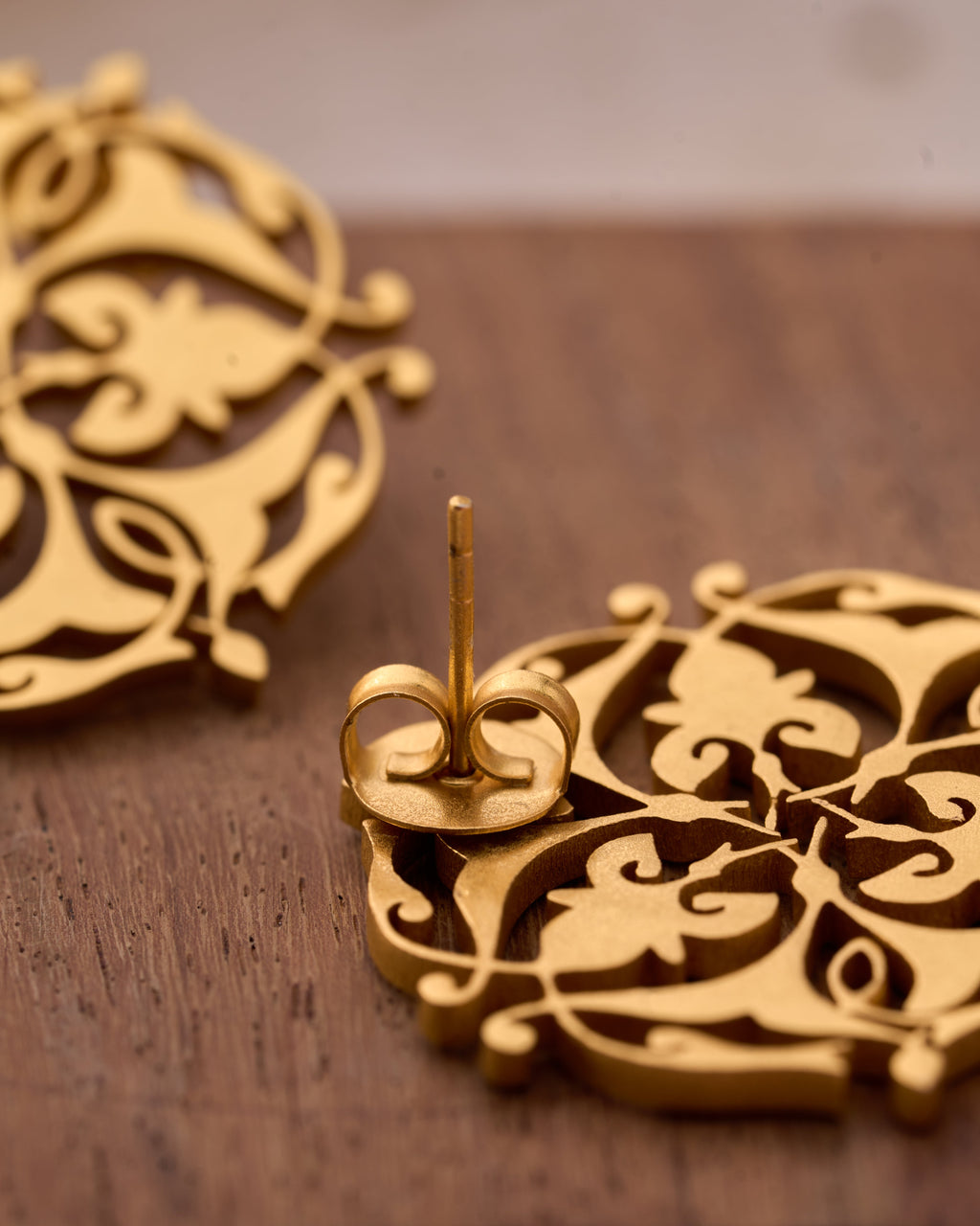 trueBrowns Gold-Polished Leaf Earrings - Distacart