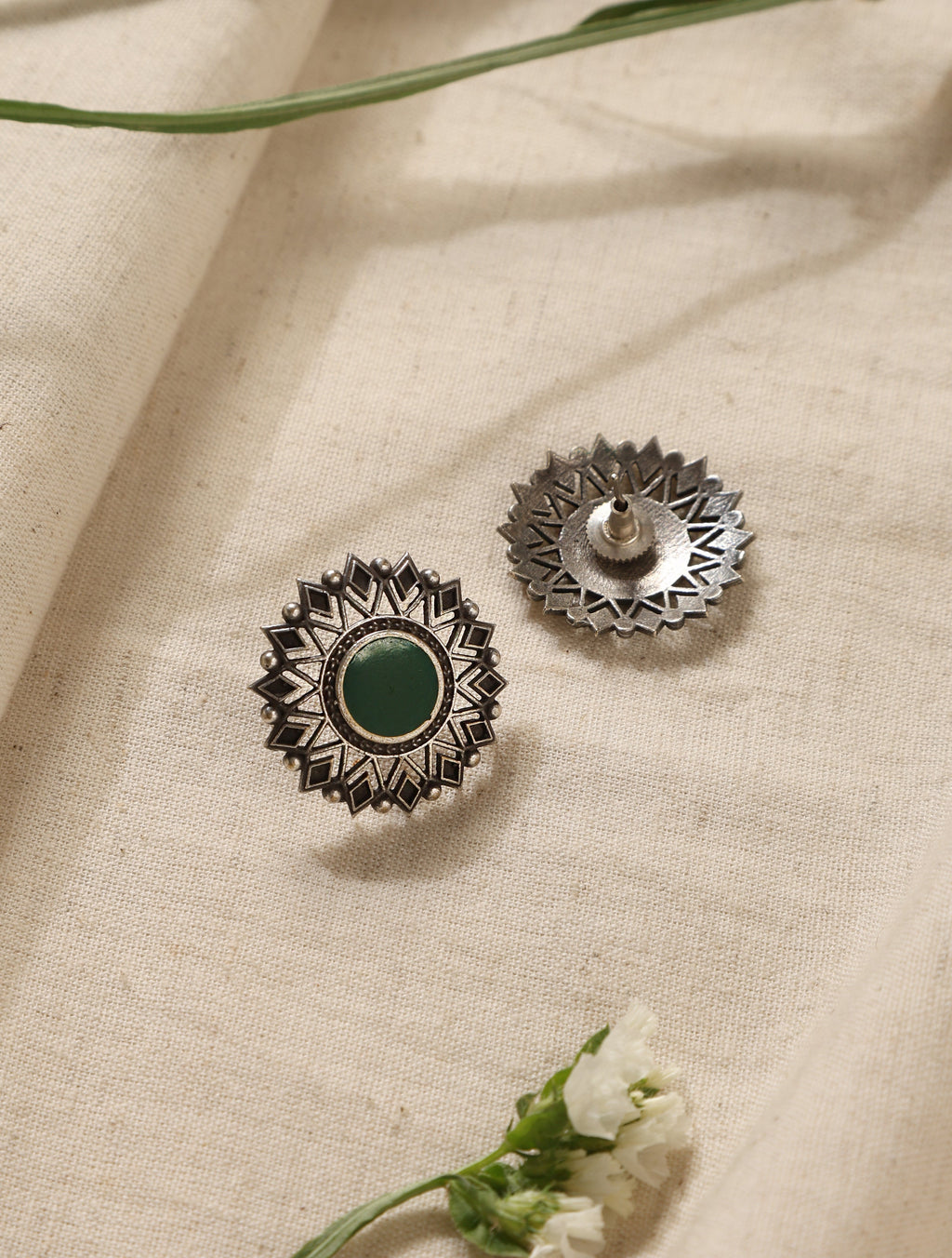 trueBrowns Silver Green Stud Earrings - Distacart