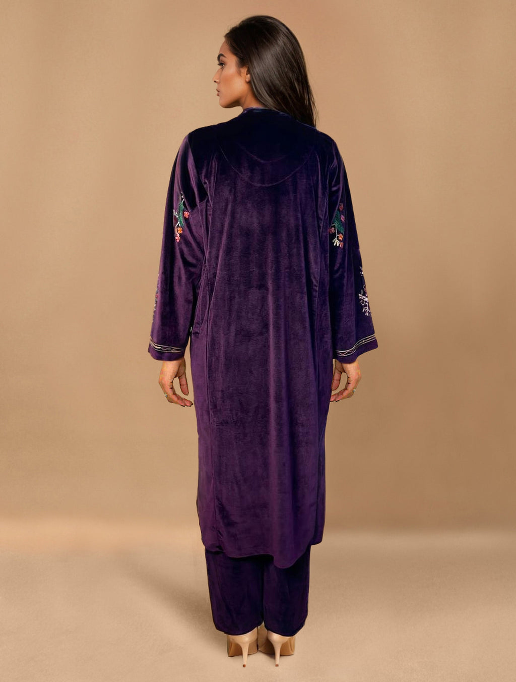 trueBrowns Wine Velvet Embroidered Kurta Set - Distacart