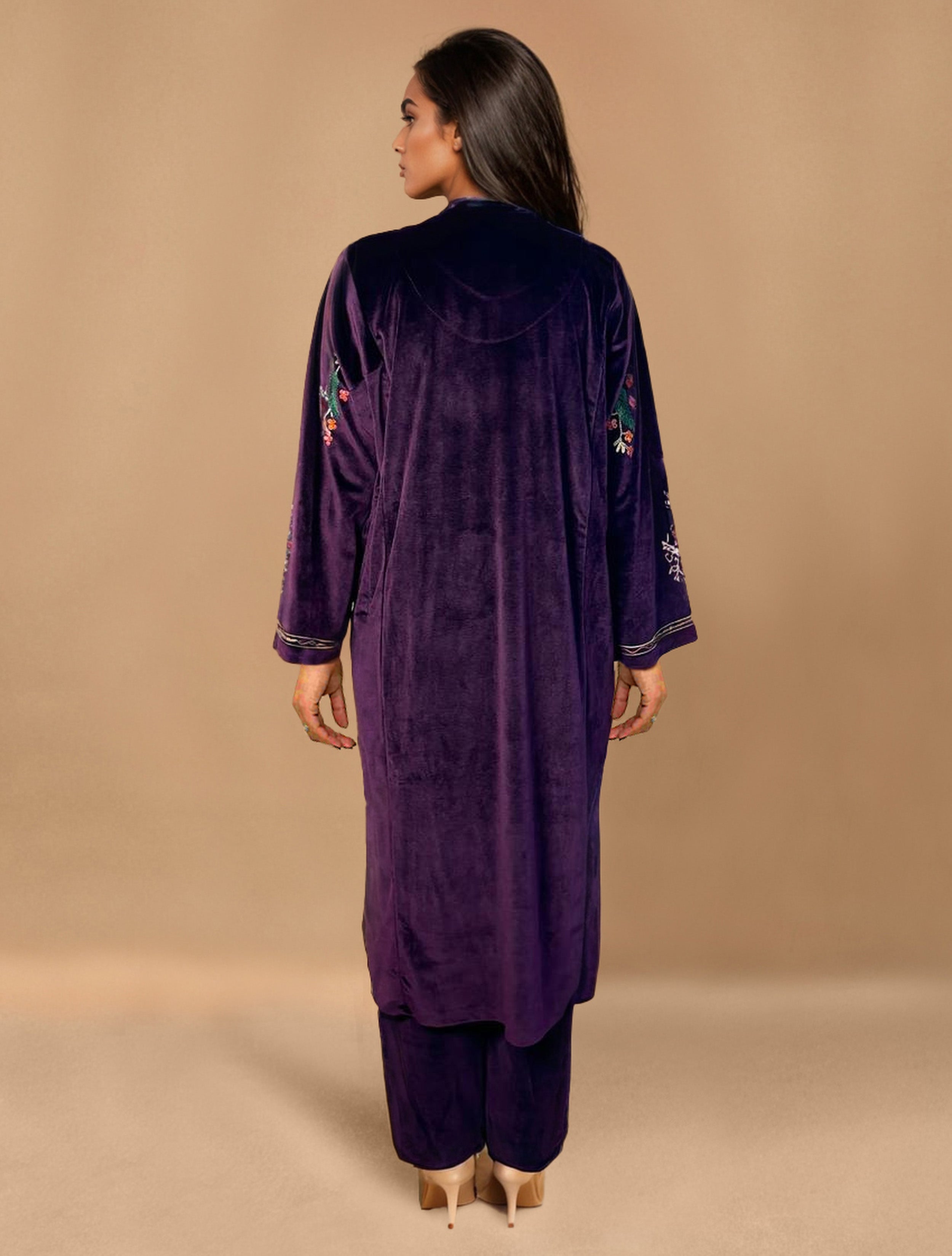 trueBrowns Wine Velvet Embroidered Kurta Set - Distacart