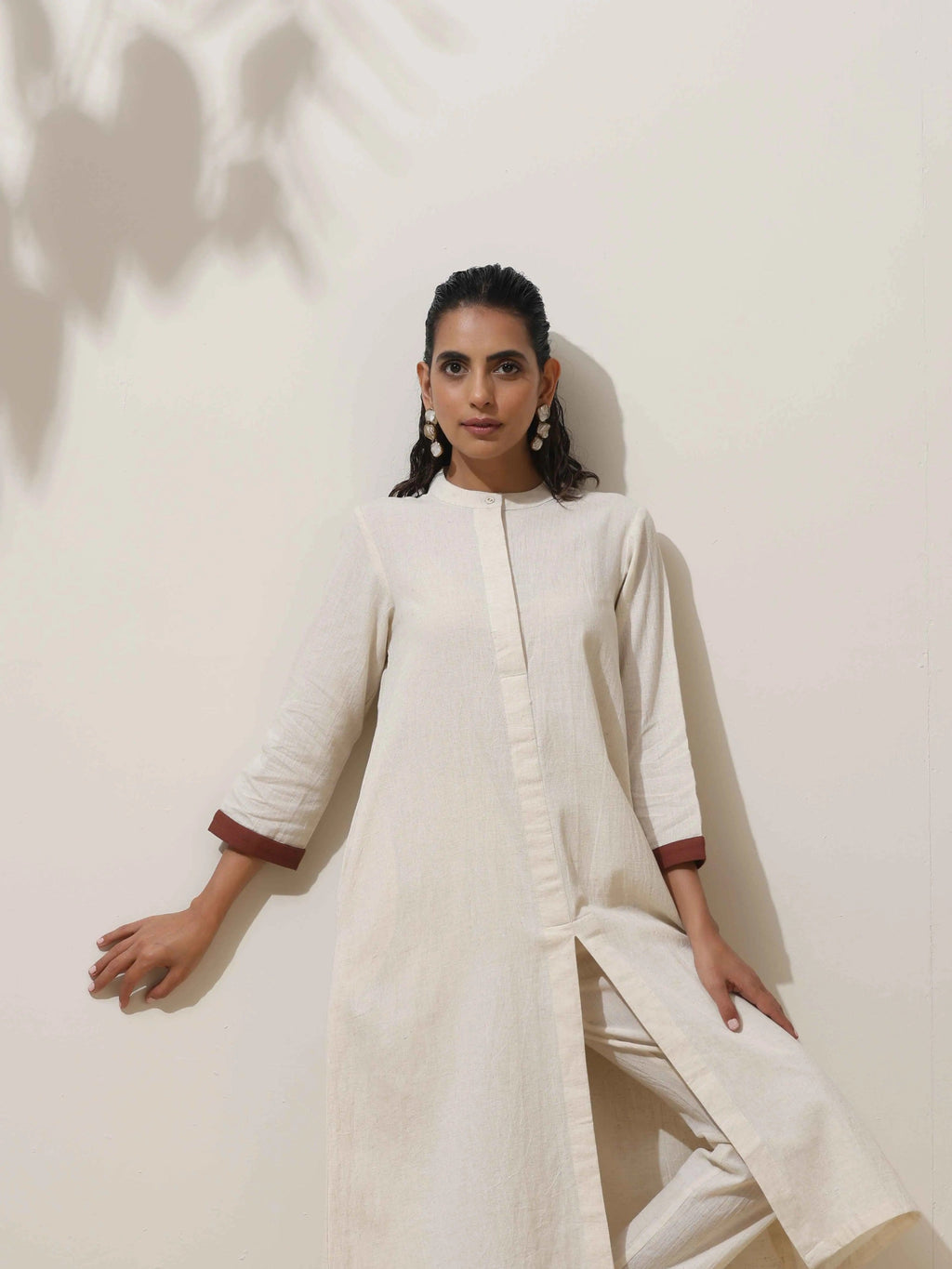trueBrowns Off-White Cotton Linen Kurta Pant Set - Distacart