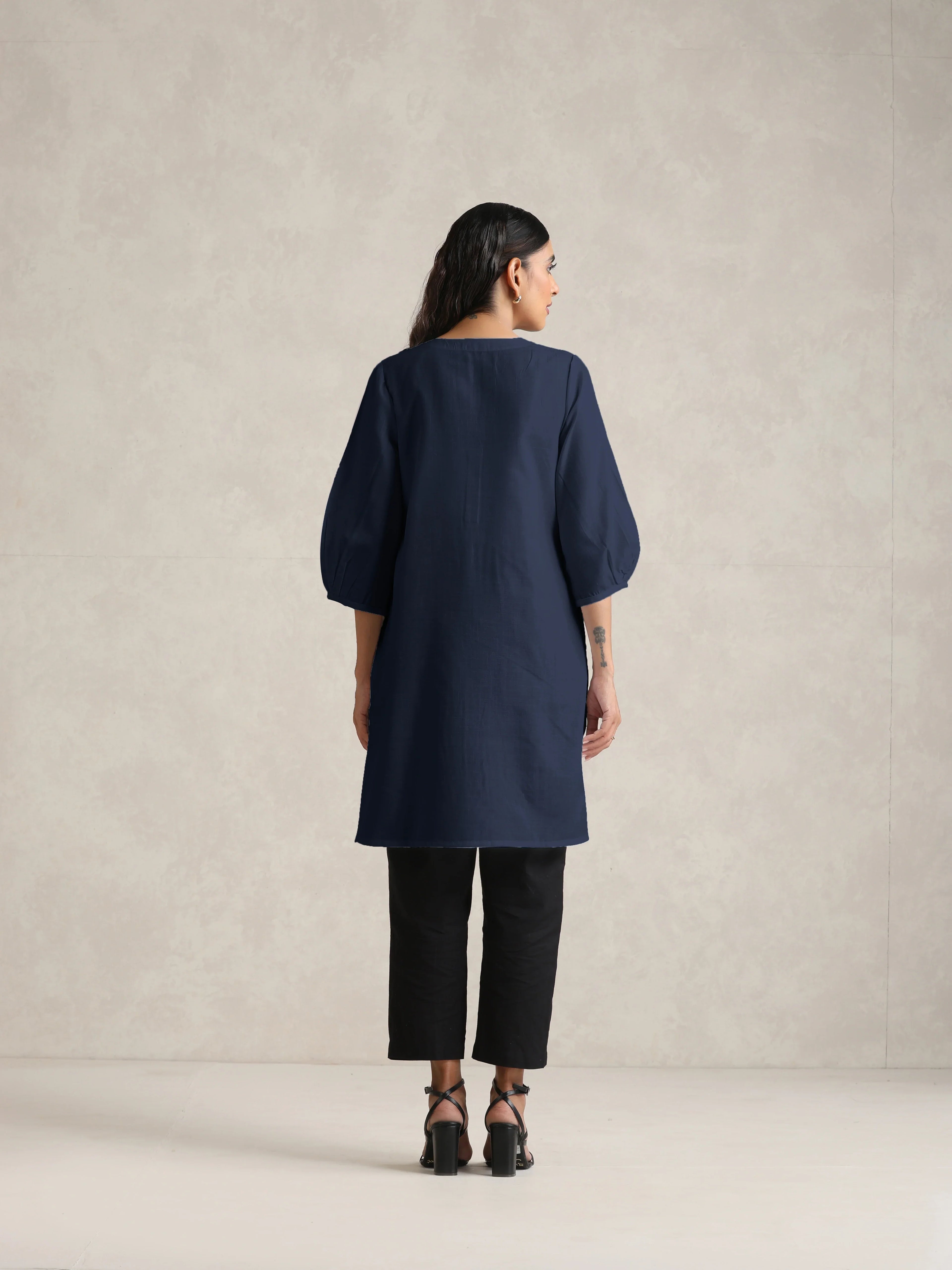 trueBrowns Blue Cotton Blend Short Kurta - Distacart