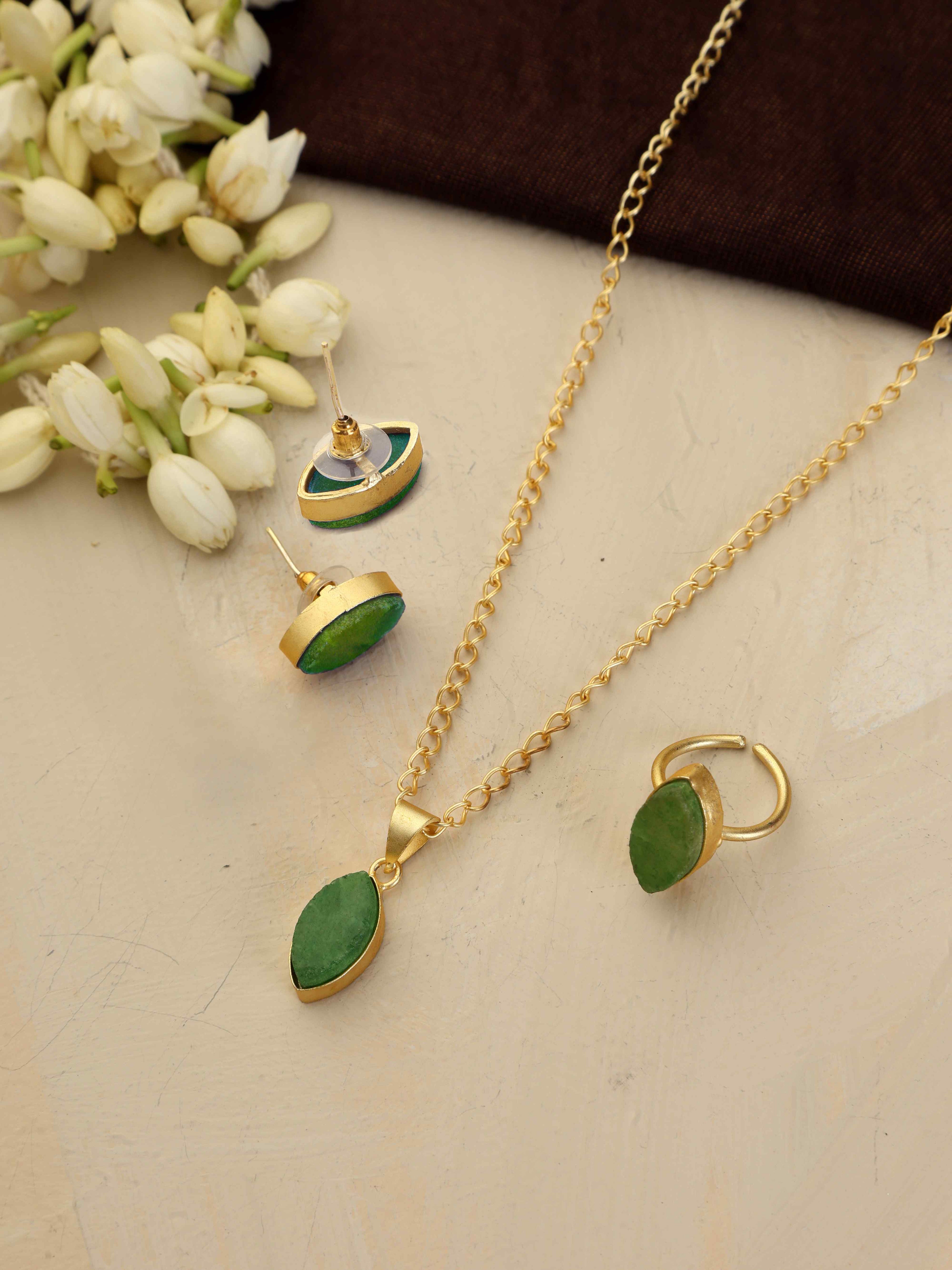trueBrowns Gold Tone Green Stone Pendant Set