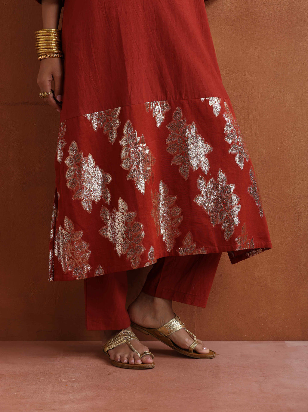 trueBrowns Rust Metallic Straight Kurta Set - Distacart