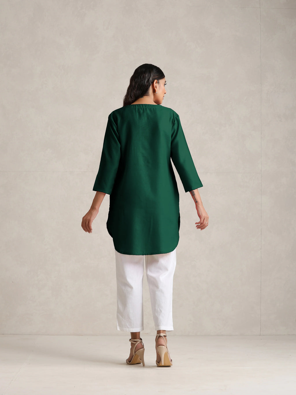 trueBrowns Dark Green Cotton Blend Short Kurta - Distacart