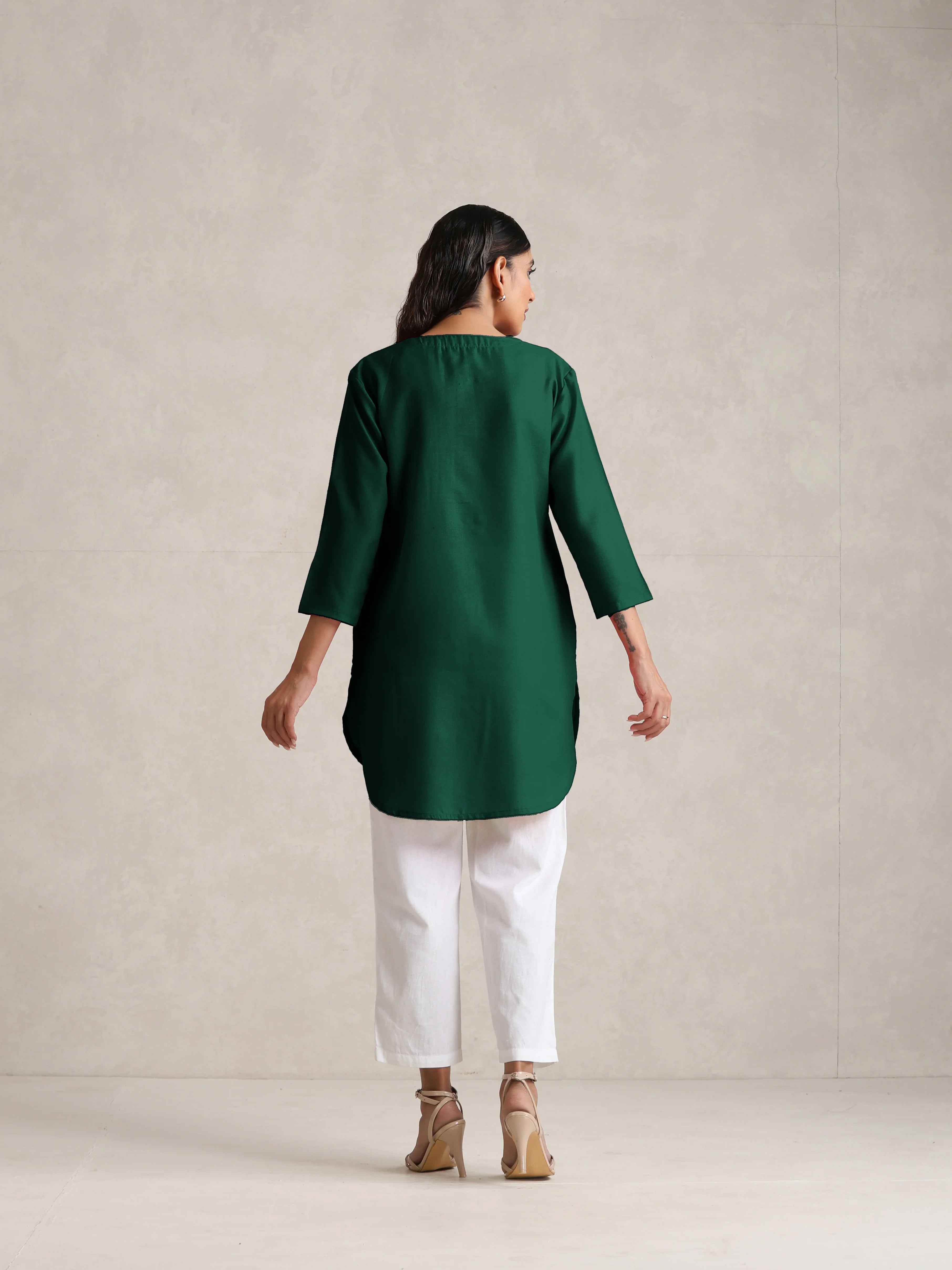 trueBrowns Dark Green Cotton Blend Short Kurta - Distacart