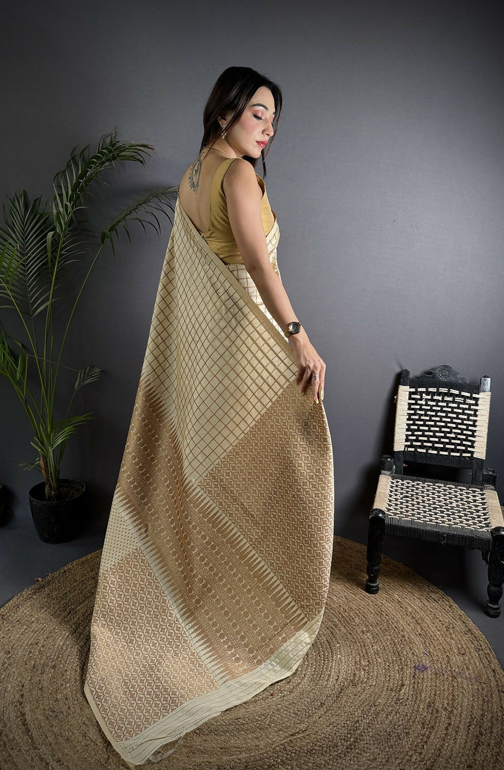 Joban Fashion Off White Banarasi Soft Lichi Silk Checks & Woven Saree - Distacart