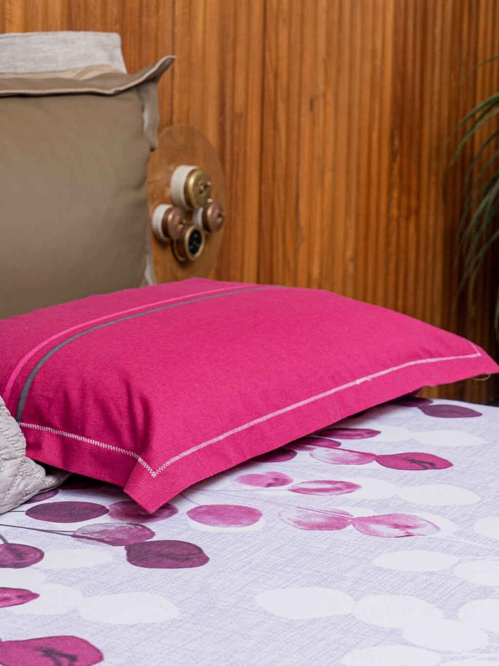 URBAN SPACE Divine Purple Floral 144 TC Pure Cotton Queen Bedsheet With 2 Pillow Covers - Distacart