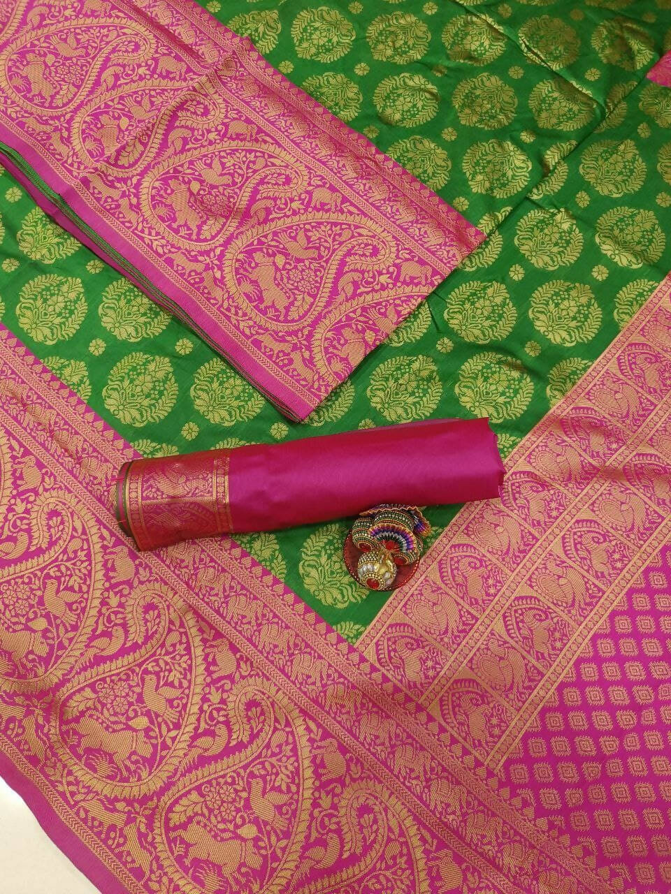DEIANA'S Beautiful Designer Golden zari Soft Lichi Silk Saree - Green