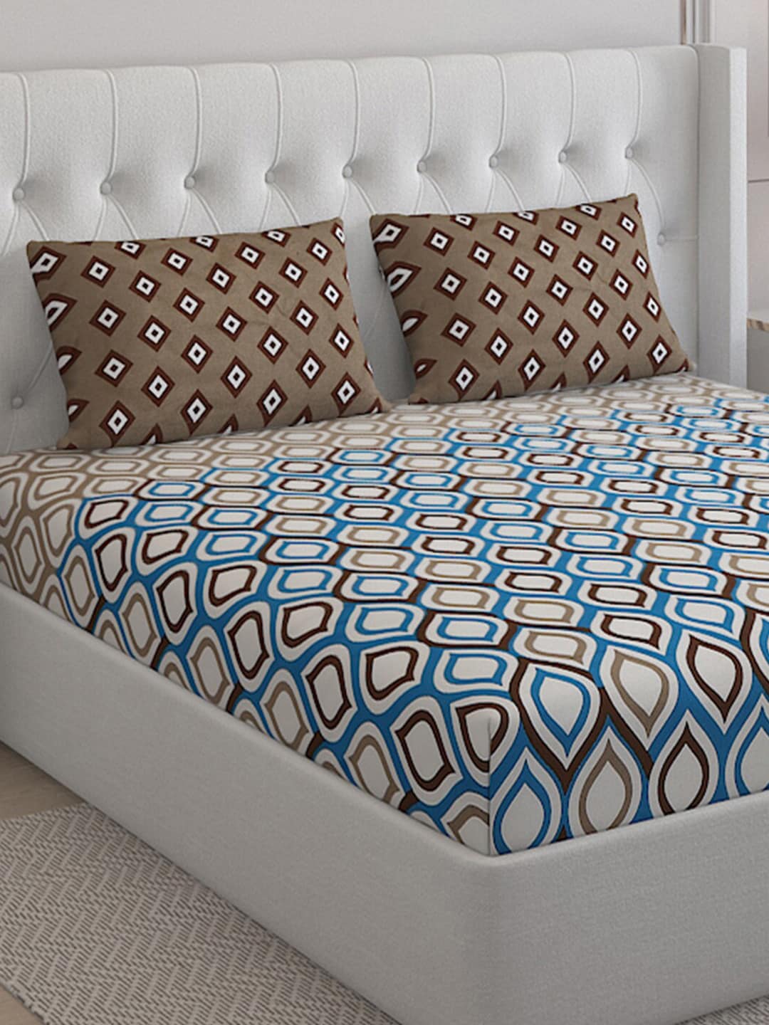 Monte Carlo Sailsbury White Printed Cotton 152 TC King Bedsheet With 2 Pillow Covers