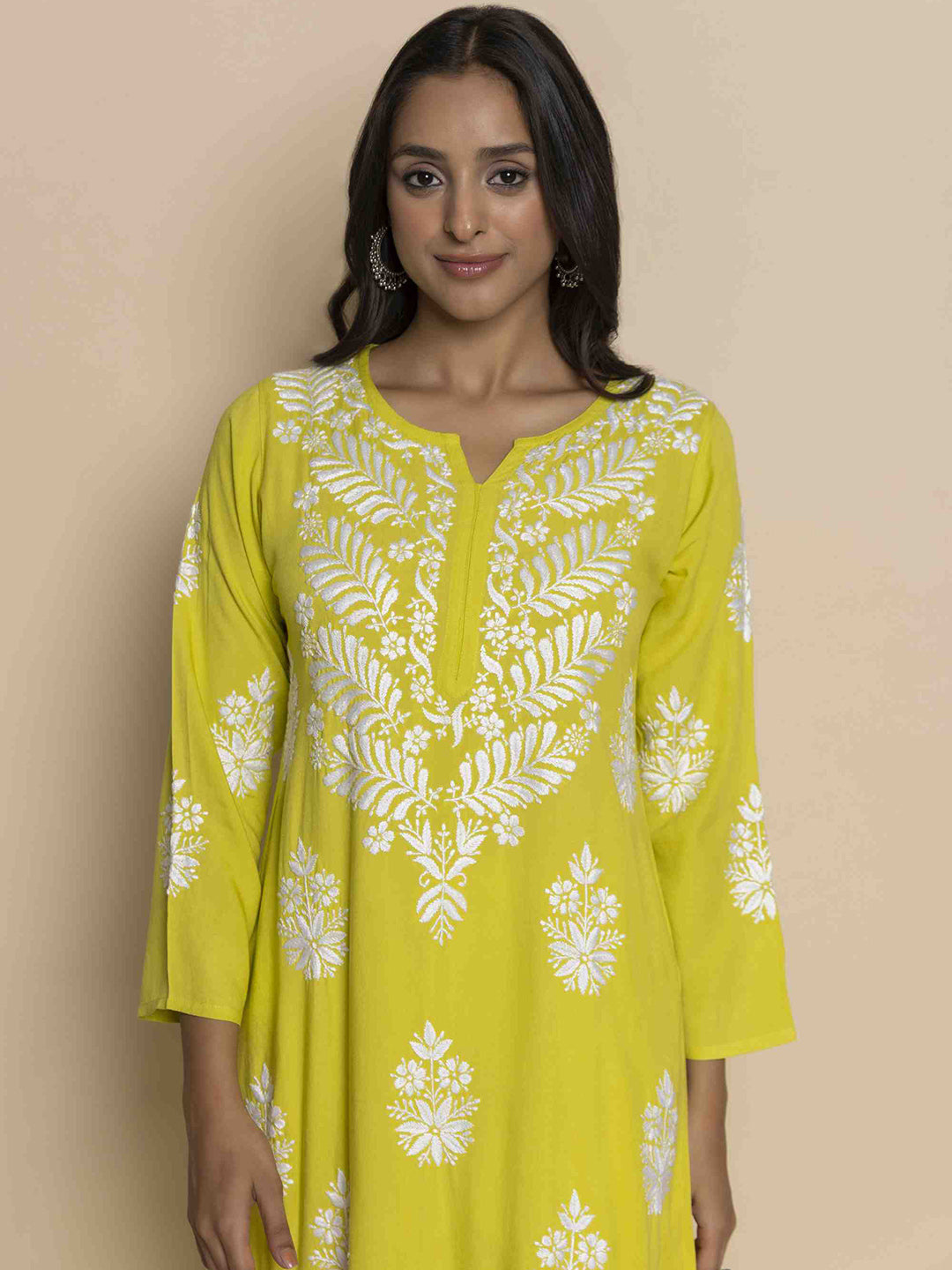 HOUSE OF KARI Floral Embroidered Chikankari Straight Kurta