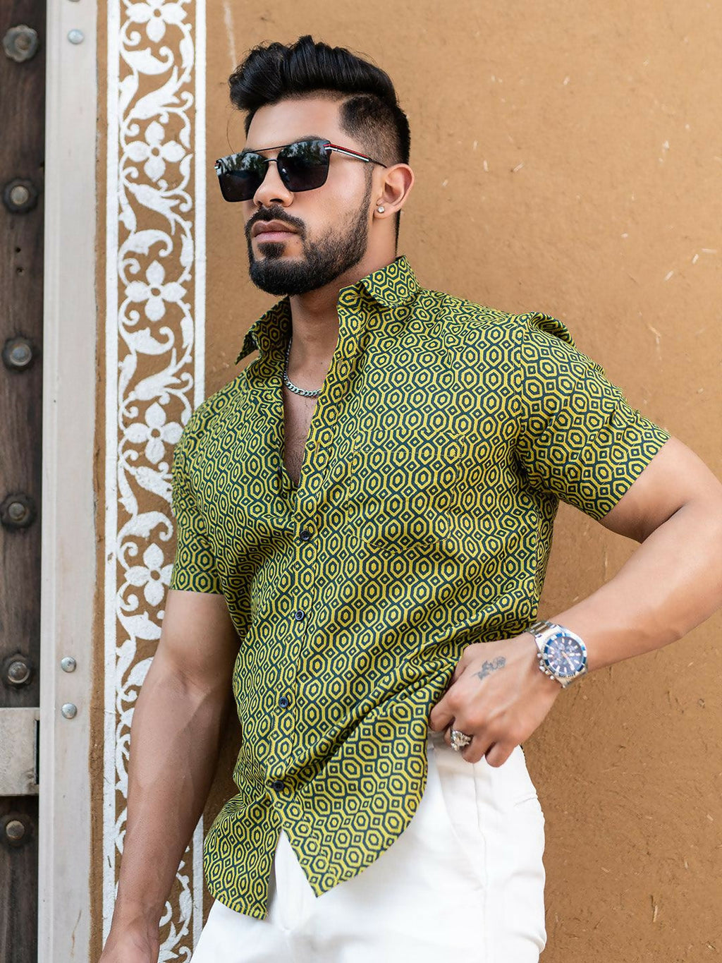 Miravan Men's Green Geomatric Printed Half Sleeve Slim Fit shirt