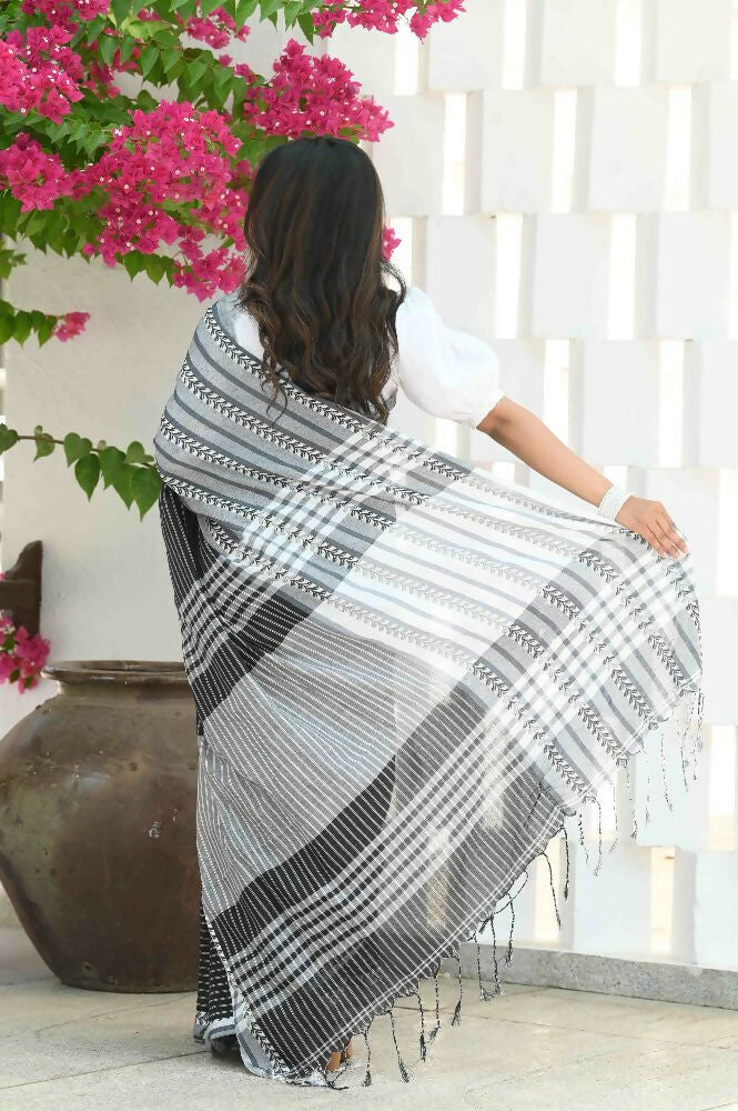 Beatitude Black Cotton Tanchori Handloom Saree