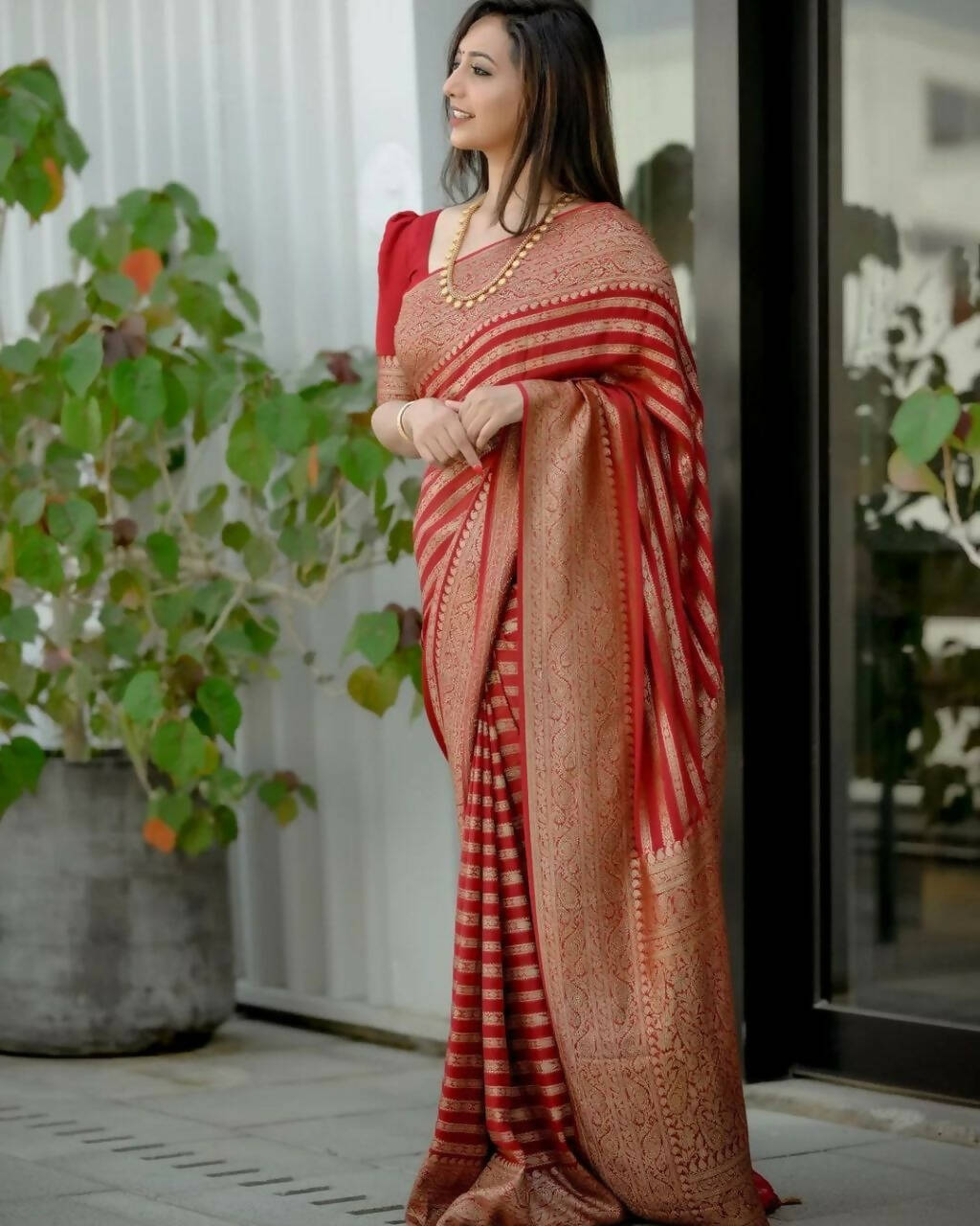 DEIANA'S Beautiful Designer Golden zari Soft Lichi Silk Saree - Red