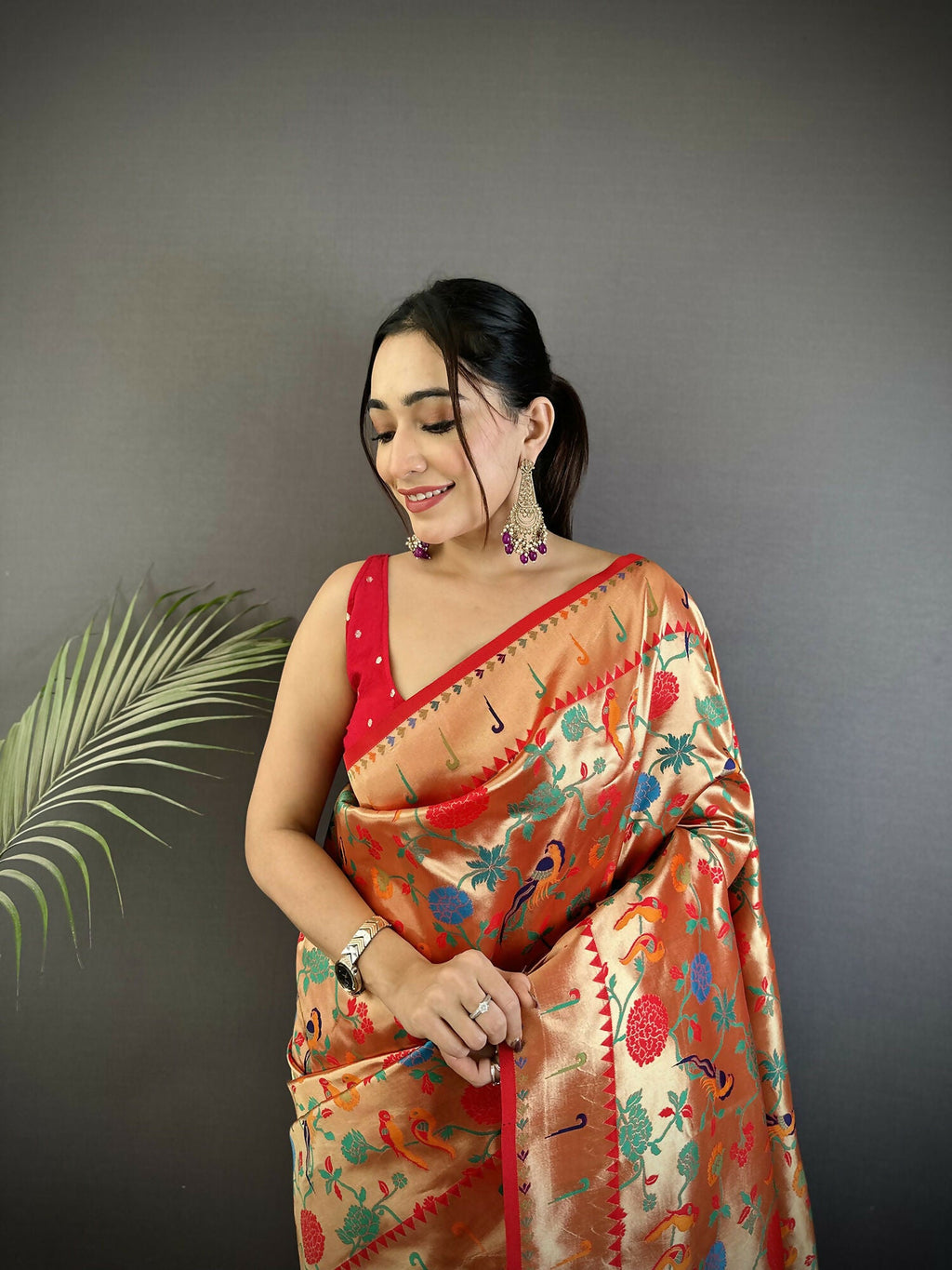 Joban Fashion Reddish Pink Mughal-Inspired Motifs Soft Silk Paithani Saree - Distacart