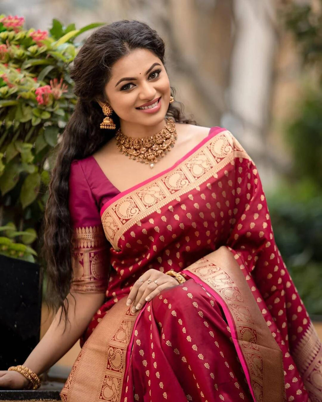 DEIANA'S Beautiful Designer Golden zari Soft Lichi Silk Saree - Maroon