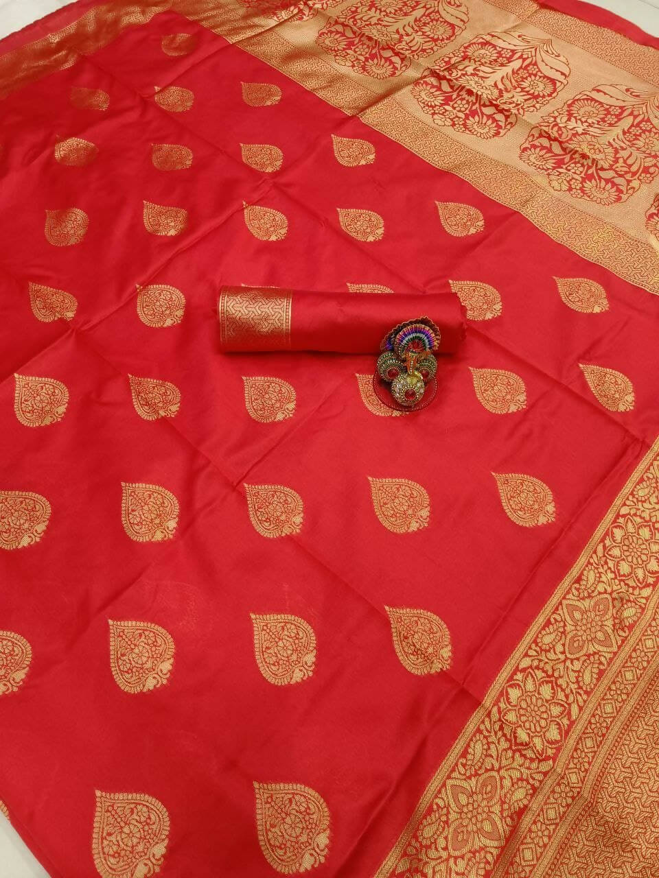 DEIANA'S Beautiful Designer Golden zari Soft Lichi Silk Saree - Red
