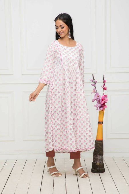 Myshka Women White Floral Rayon Straight Round Neck Kurtas
