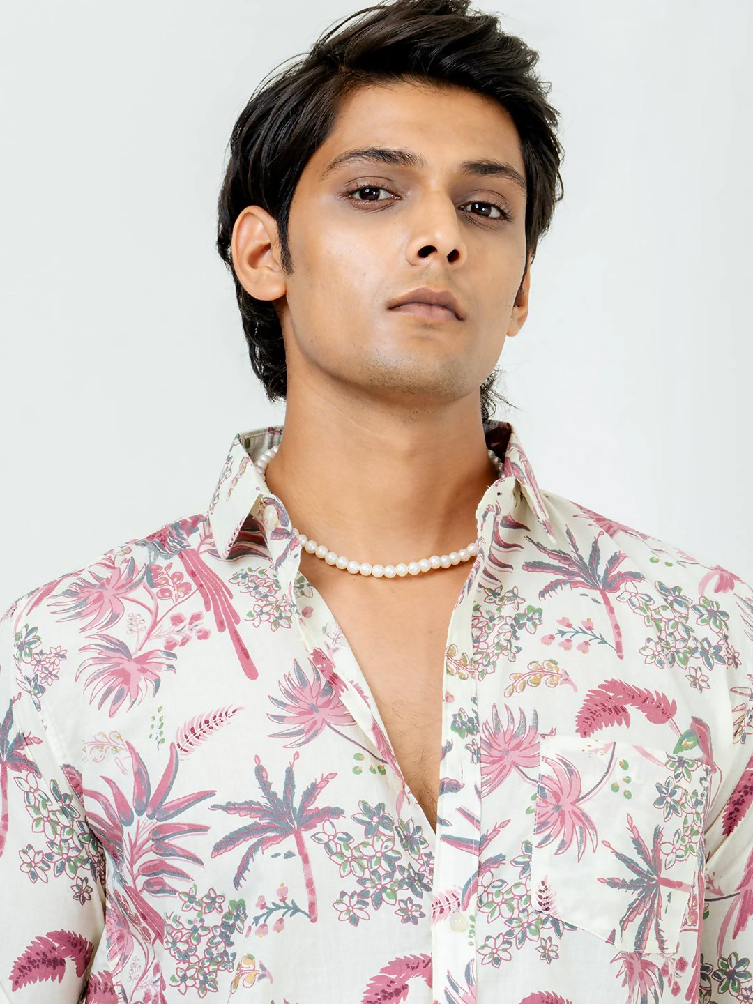 Miravan Men's Pure Cotton Light Pink Bird And Floral Printed Full Sleeve Slim Fit Shirt
