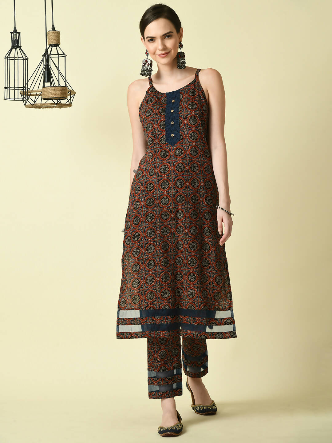 Myshka Women's Multi Straight Kurta & Trousers