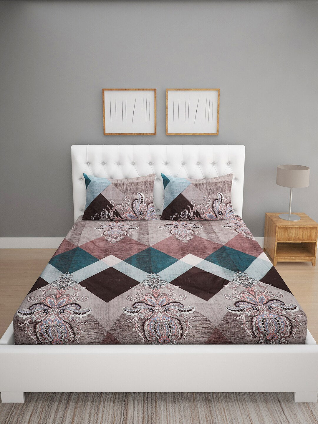 ROMEE Brown Geometric Print 144 TC Microfiber Queen Bedsheet with 2 Pillow Covers