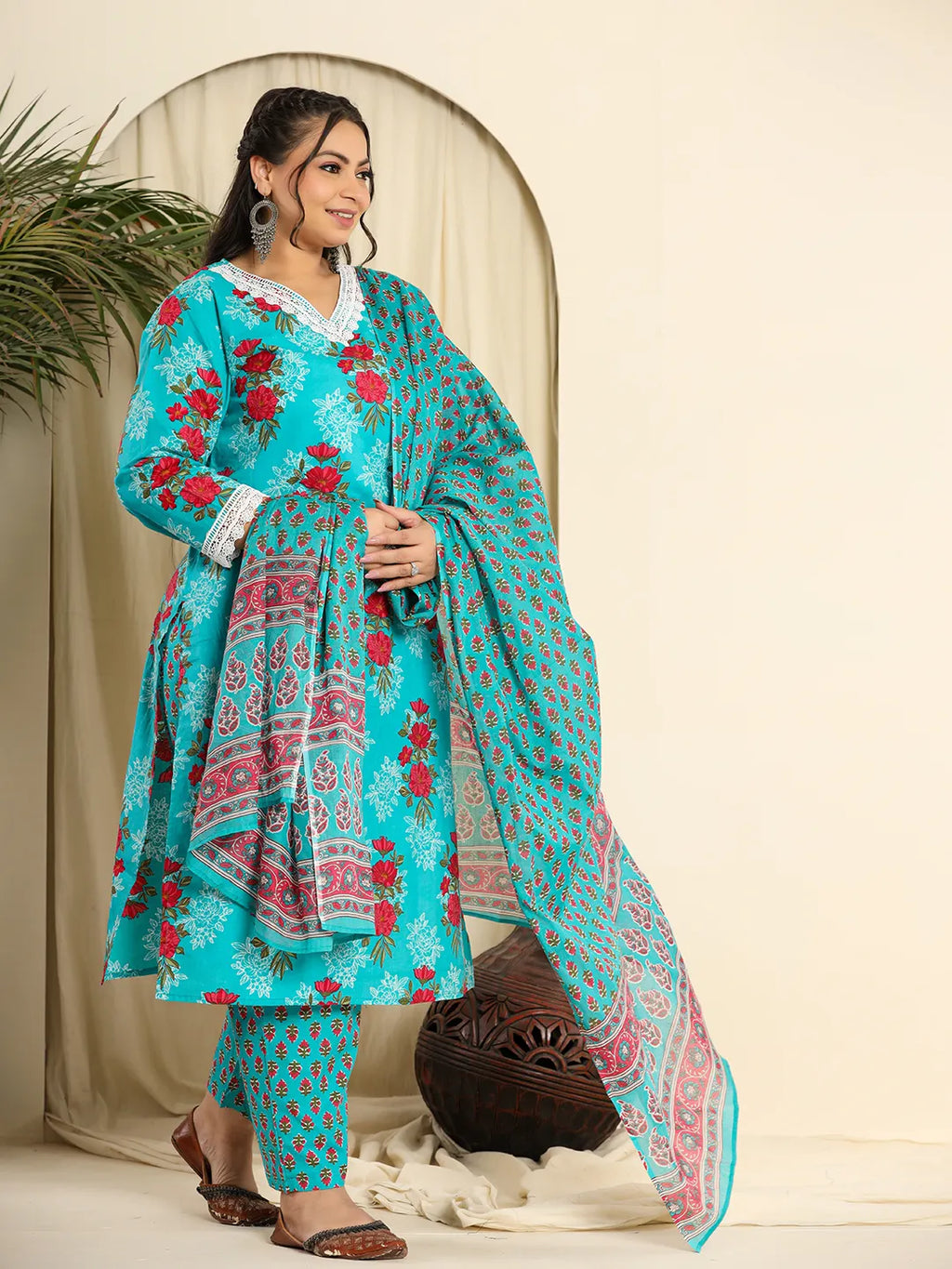 Yufta Pure Cotton Blue Kurta Dupatta Pant Set With Handwork