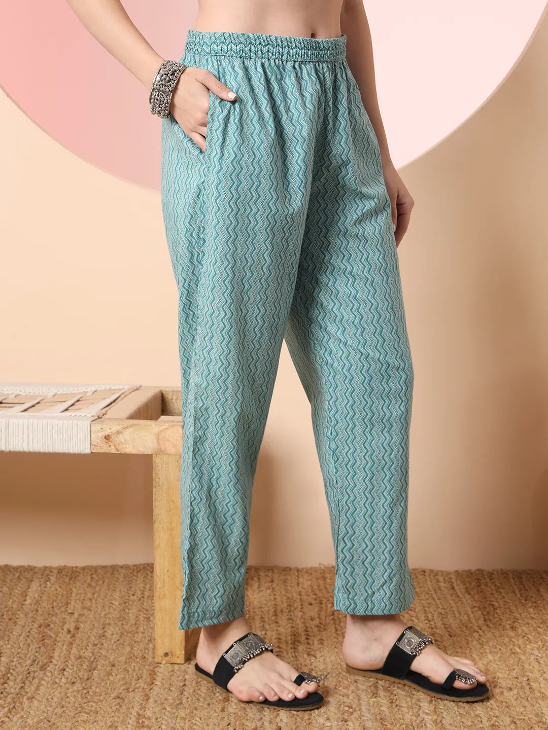 Yufta Green Pure Cotton Thread_Work Straight Kurta Dupatta Pant Set - Distacart