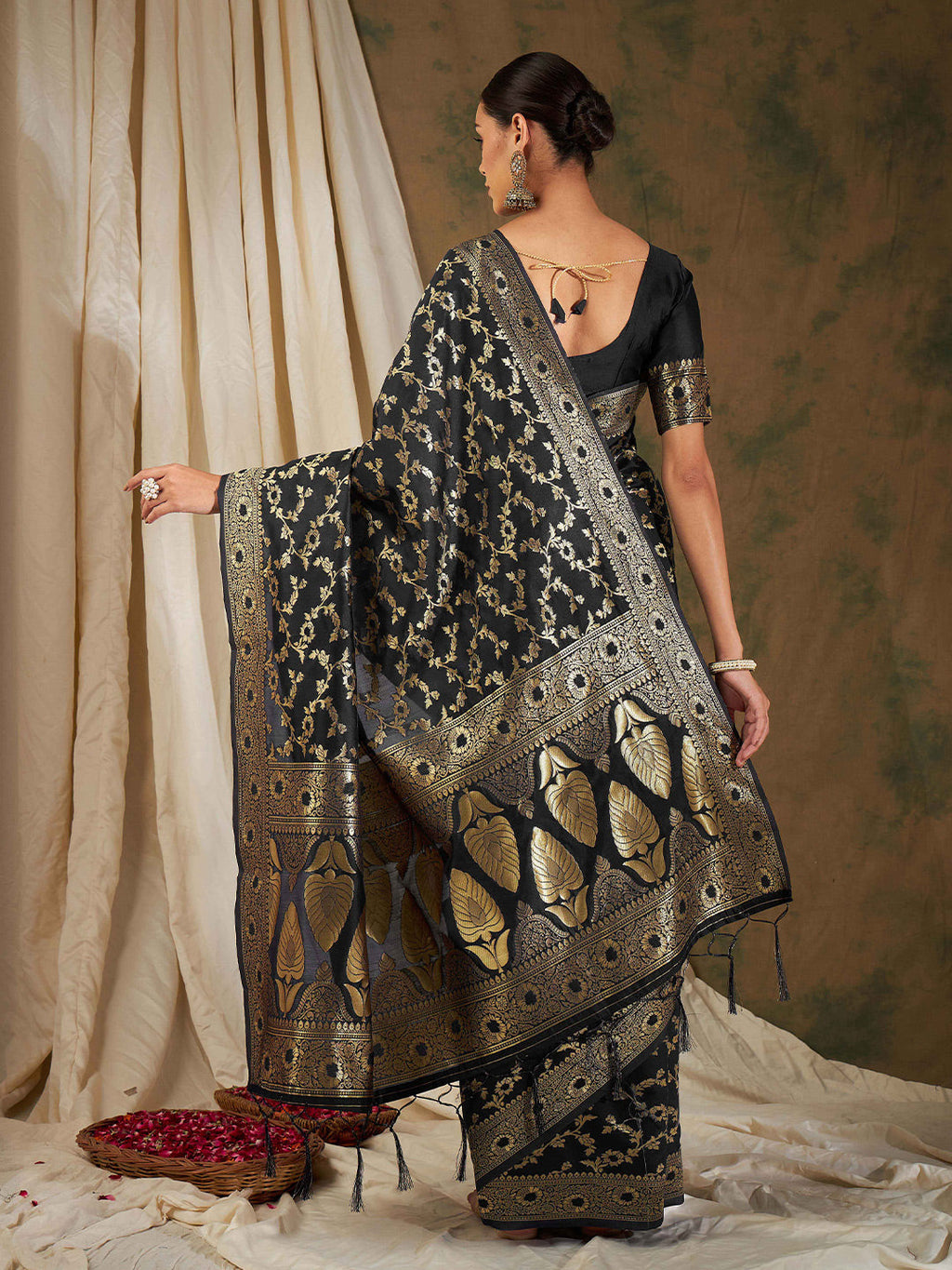 Sangria Woven Design Zari Kanjeevaram Saree - Distacart