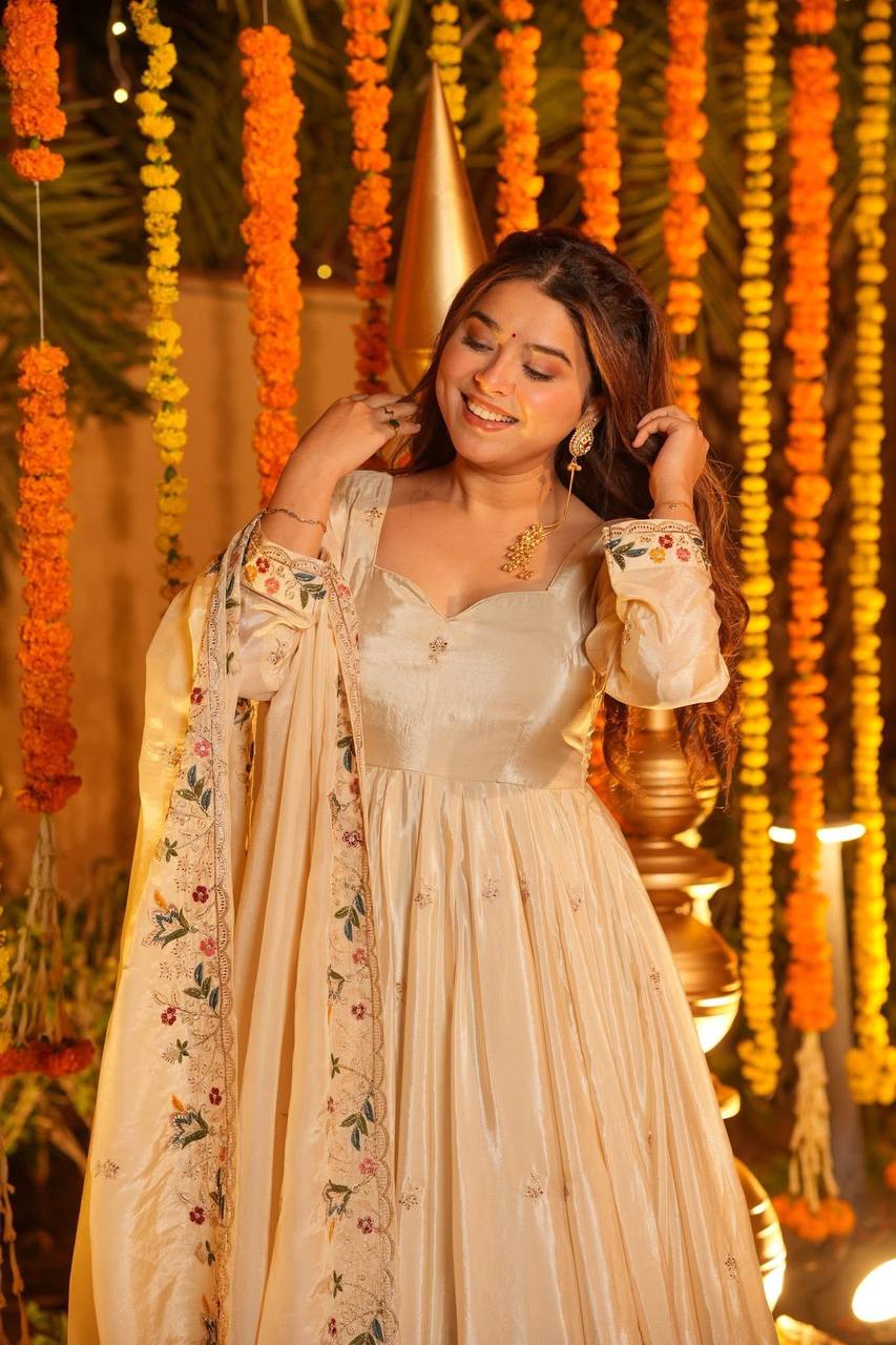 Yash Enterprise Off White Silk Party Wear Embroidery Anarkali Suit Set - Distacart