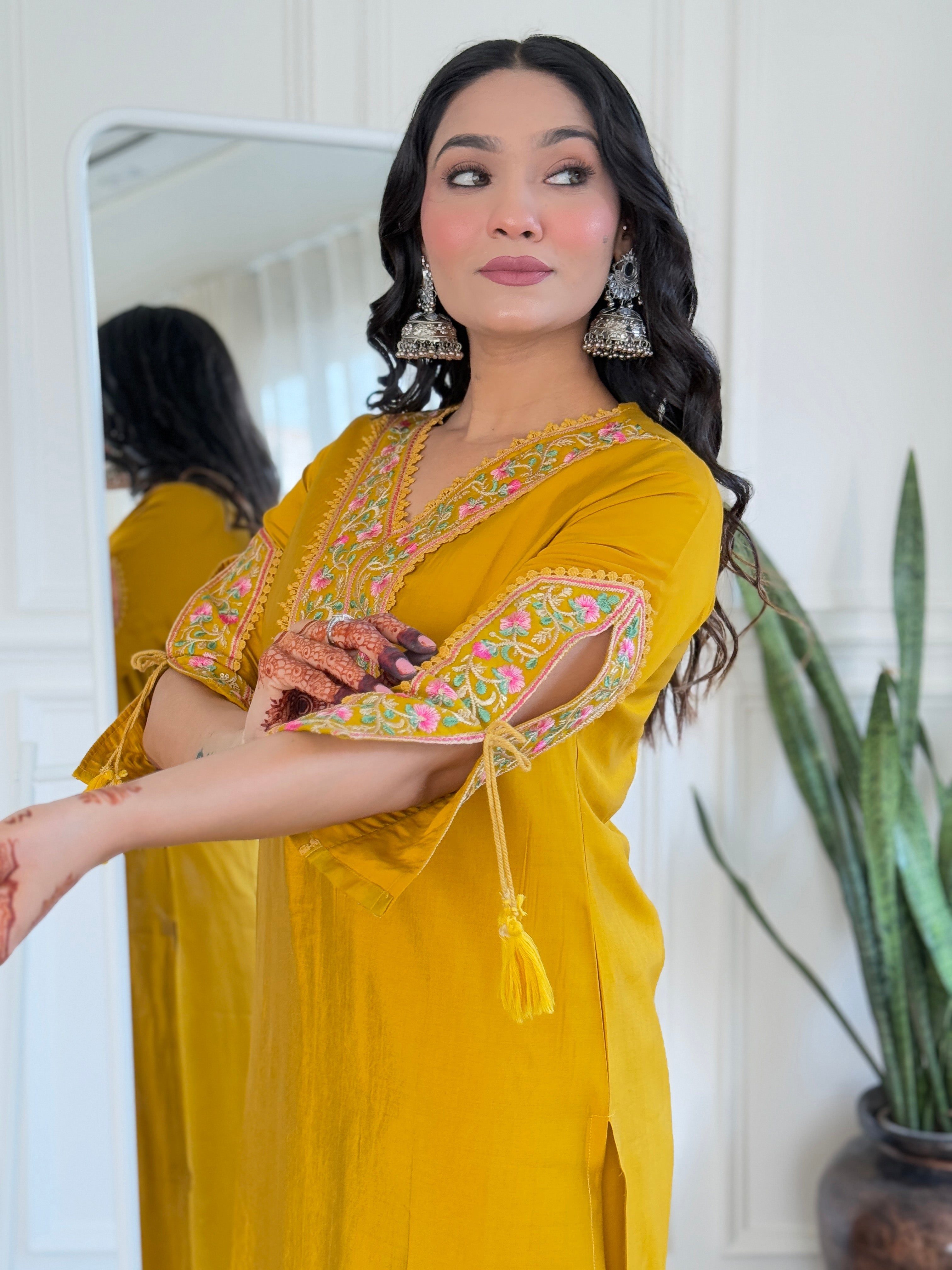 The52 Beautiful Women's Thread work Viscose Fabric Straight Kurta, Pant and Dupatta Set - Distacart