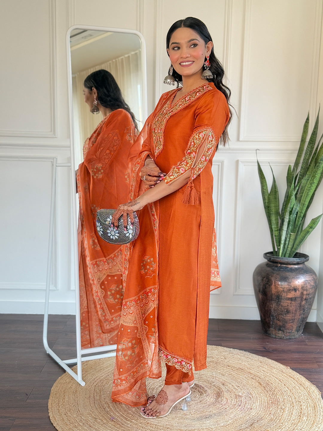 The52 Beautiful Women's Thread work Viscose Fabric Straight Kurta, Pant and Dupatta Set - Distacart