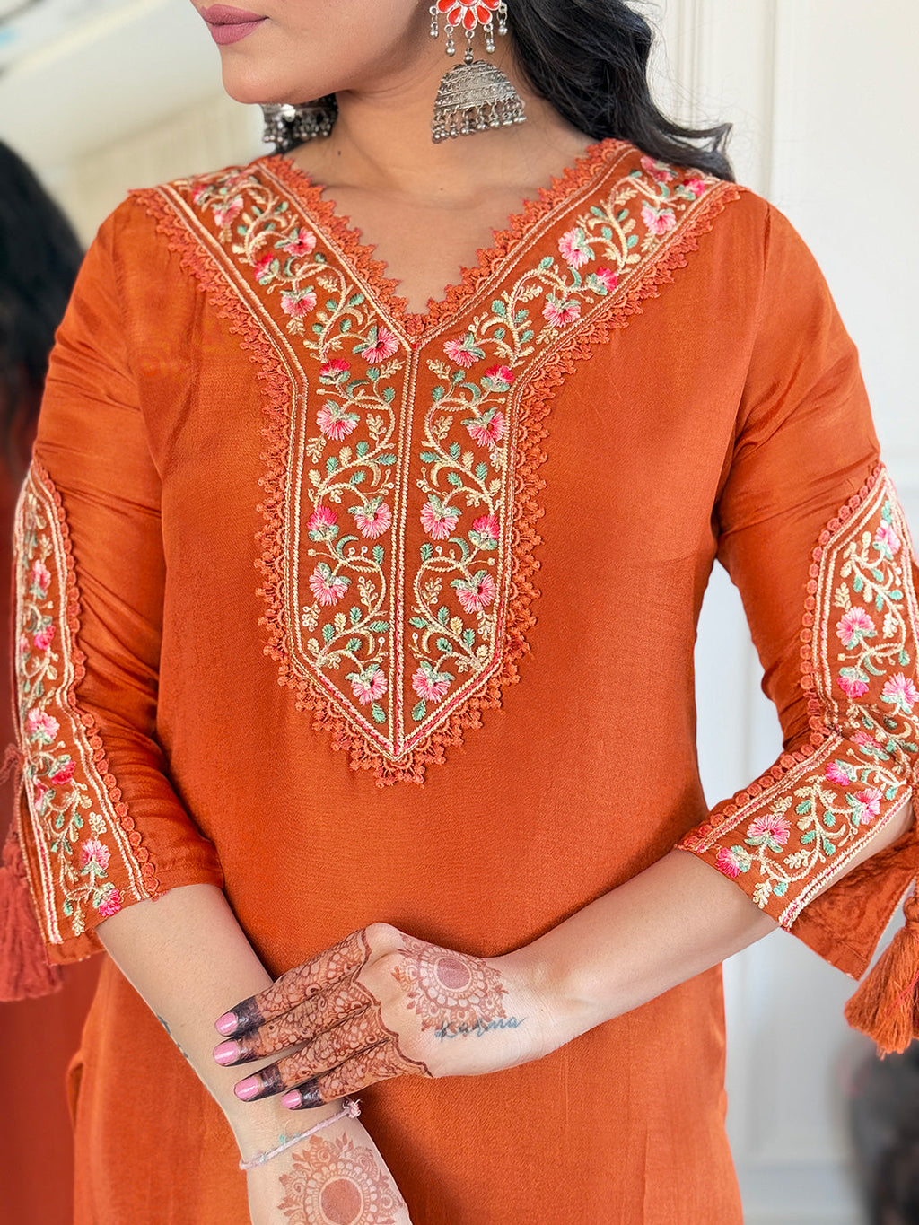The52 Beautiful Women's Thread work Viscose Fabric Straight Kurta, Pant and Dupatta Set - Distacart