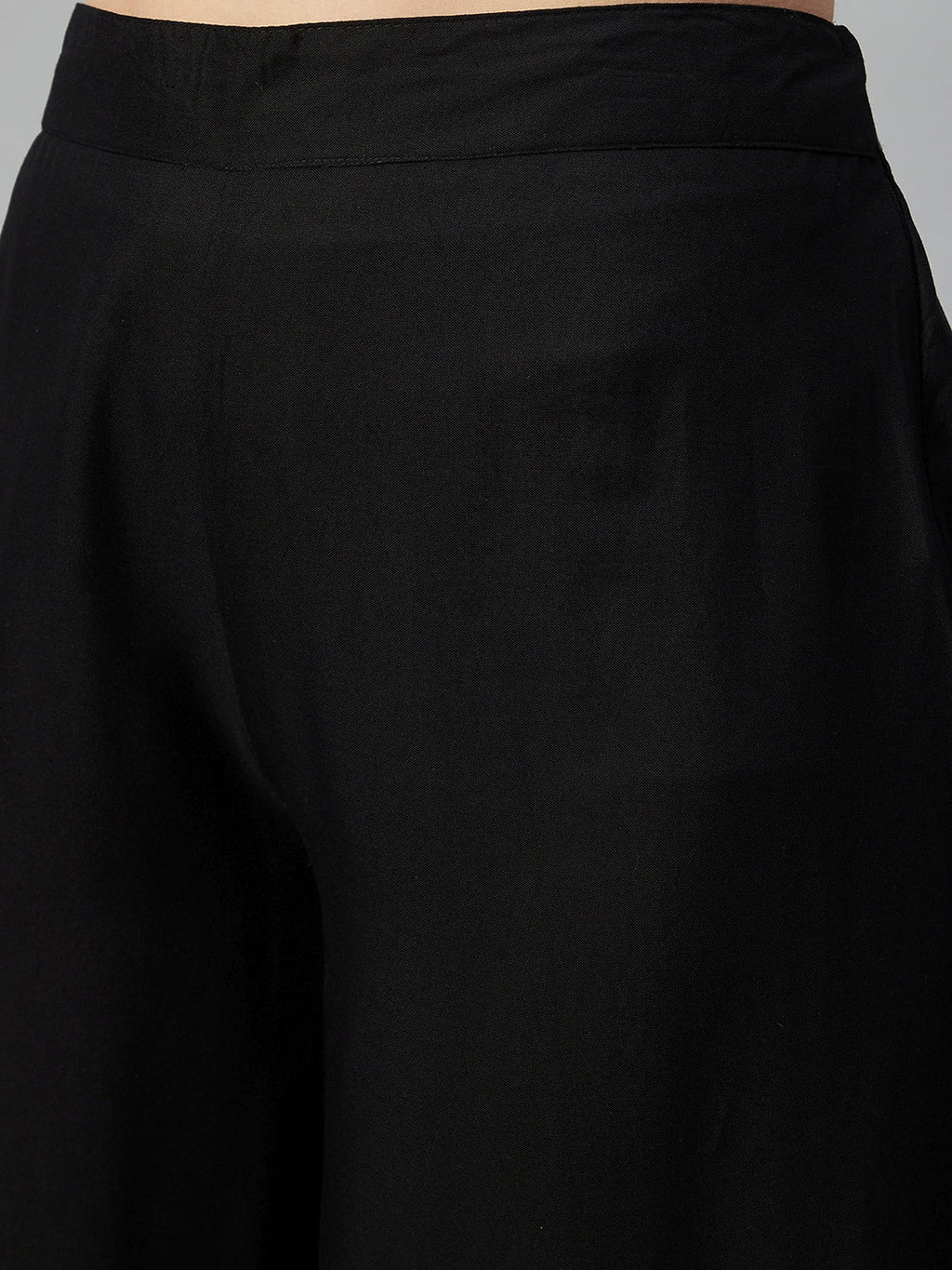 InWeave Black Strappy Set With Green Organza Dupatta